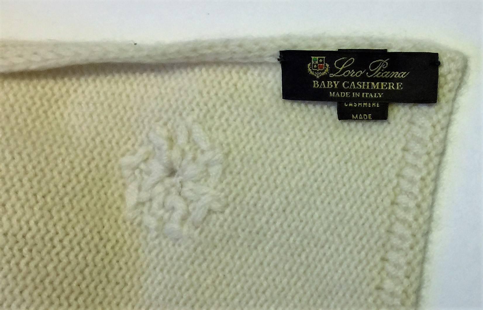 LORO PIANA ‘Snowflake Baby Cashmere Set’. Baby Cashmere Knitted Hat & Scarf Set embellished with Tiny Crystals. Serial Number SCI FAD 4530 1232. Never worn so is ‘as new’. Acquisitively soft, warm accessories for Winter days in the Mountains and