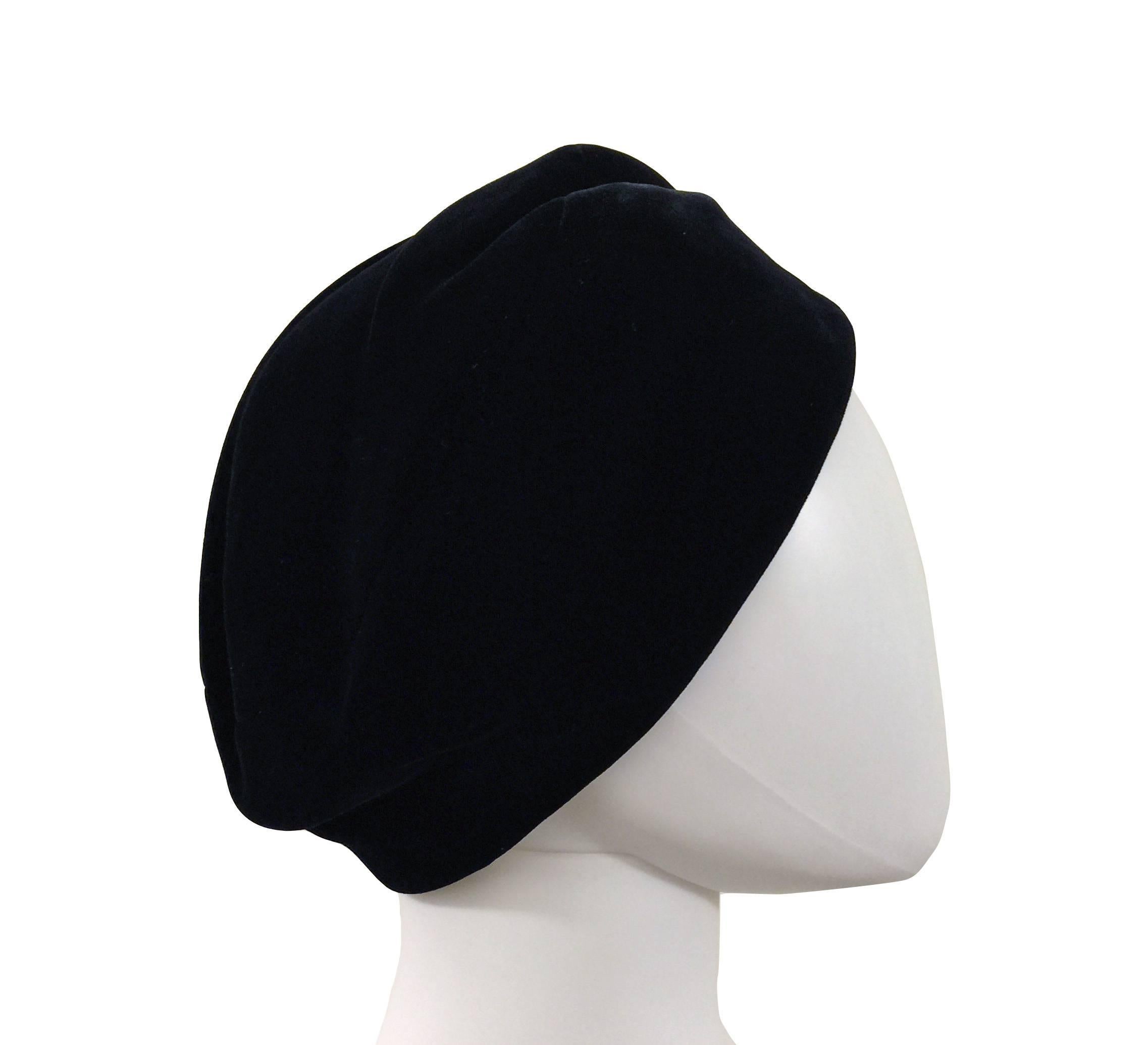 Giorgio Armani Ladies Vintage Beret.   In Excellent Condition In By Appointment Only, GB