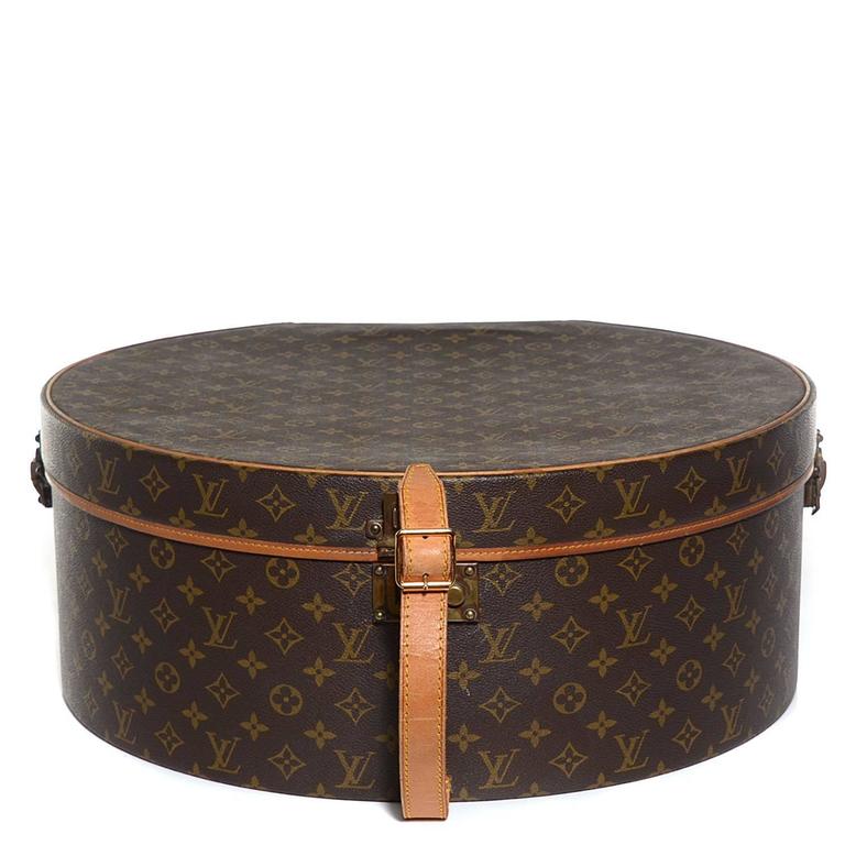 Louis Vuitton Round Hat Box - 2 For Sale on 1stDibs