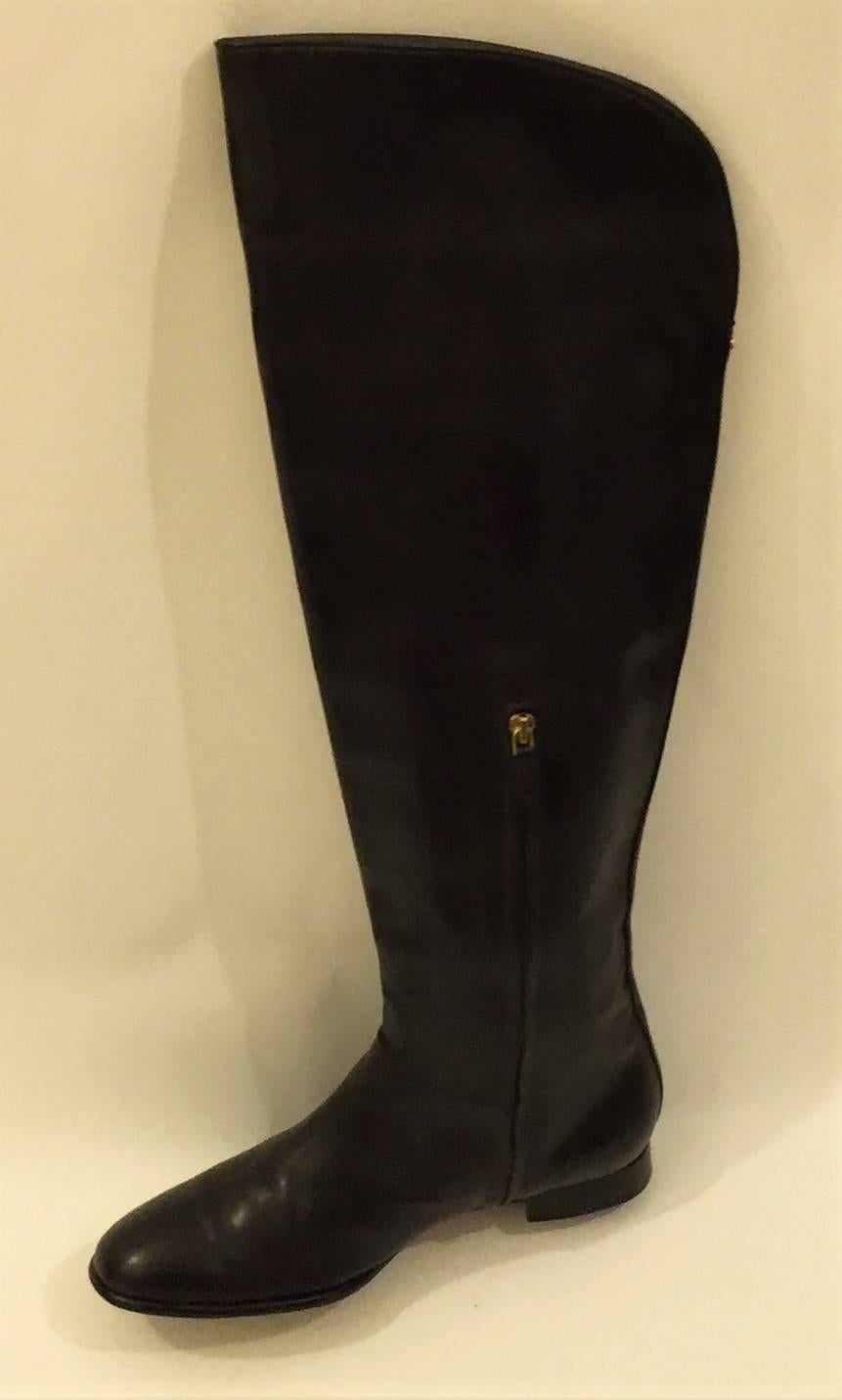 Loro Piana Iconic hand-made 100% Leather Knee High with turn-back Cuff Boots.   In Excellent Condition In By Appointment Only, GB