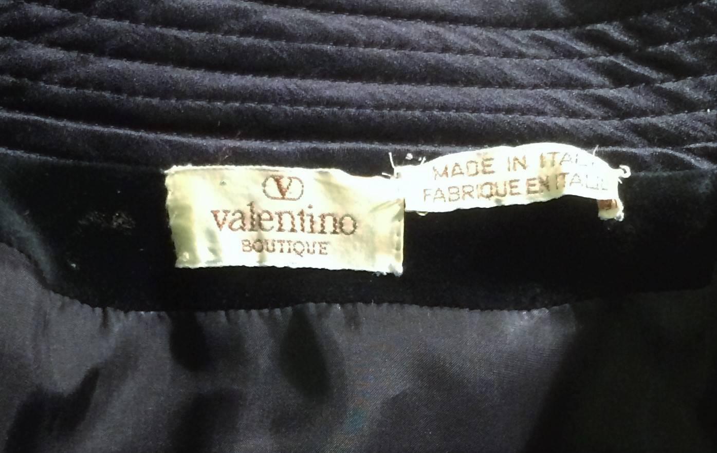 Valentino Boutique Vintage (1985) Black Velvet Ladies Jacket with Black Silk det 5
