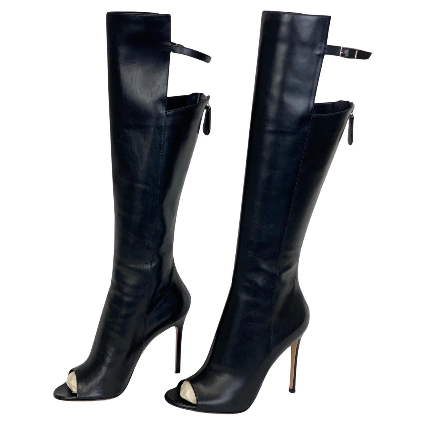 Gianvito Rossi Tacones Recortados de Piel Negra con Cremallera Trasera Plateada - Talla 36.5 en venta