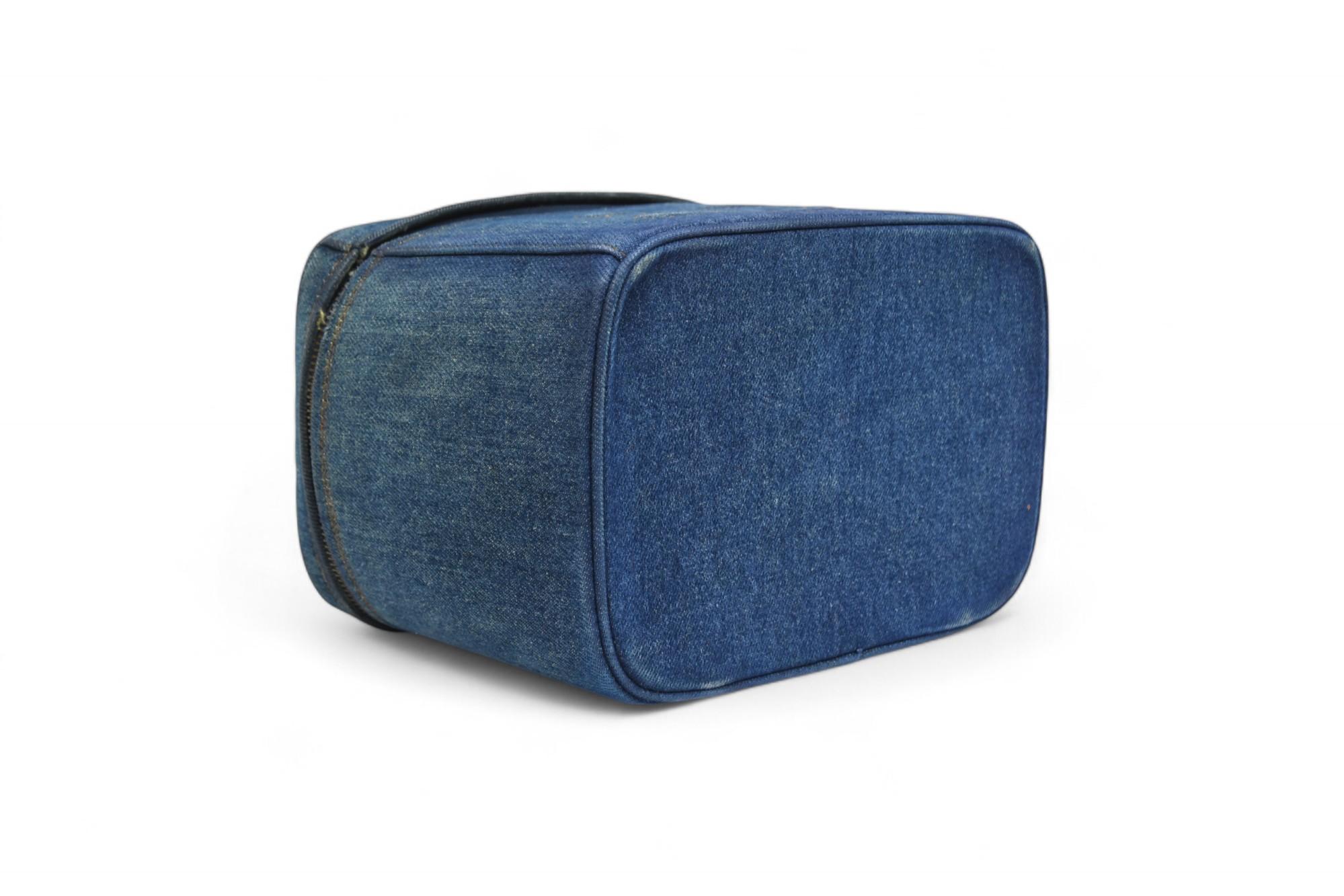 Vanity Case Chanel 90s Denim Monogram Logo, Structured Box Style en vente 4