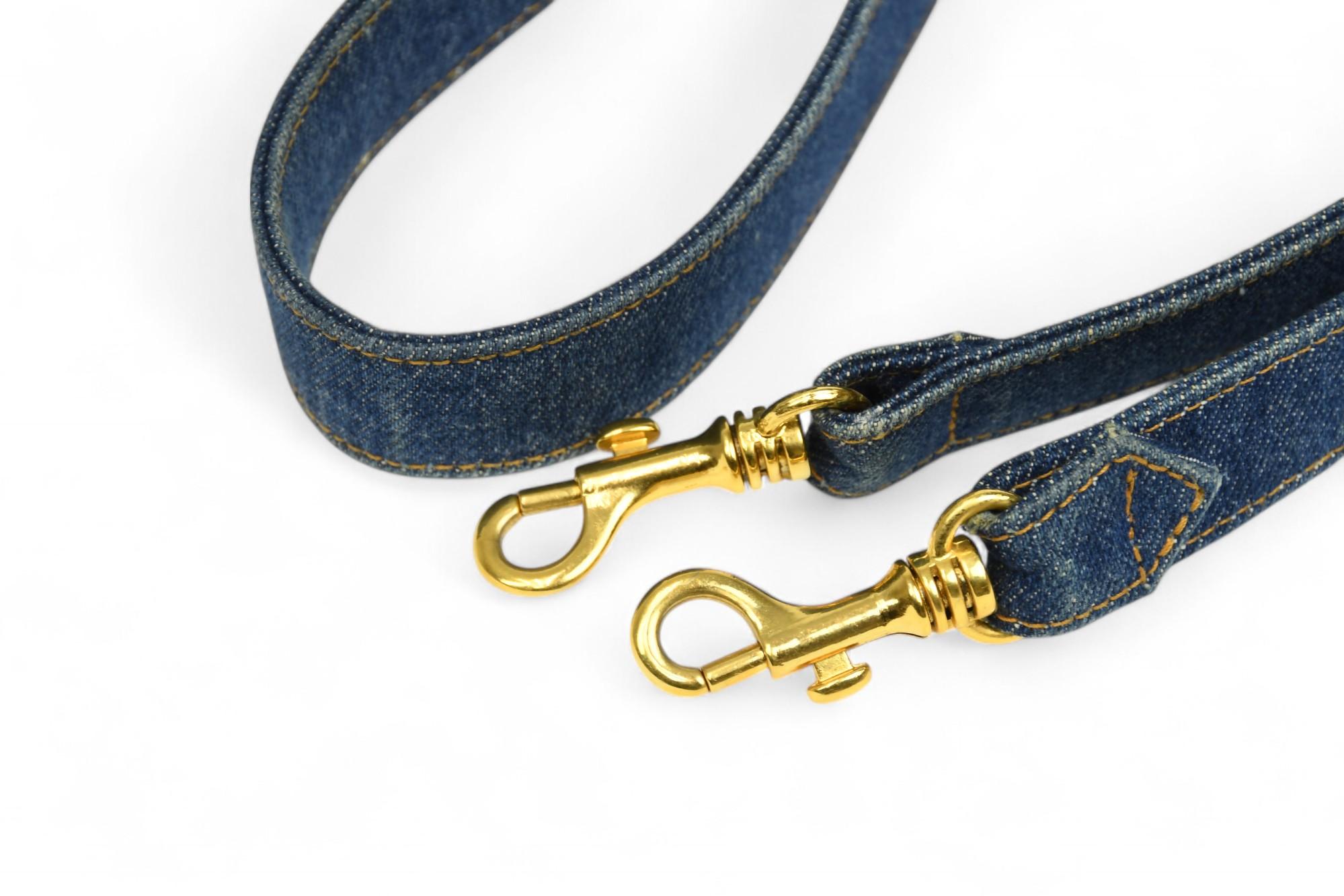 Vanity Case Chanel 90s Denim Monogram Logo, Structured Box Style en vente 11