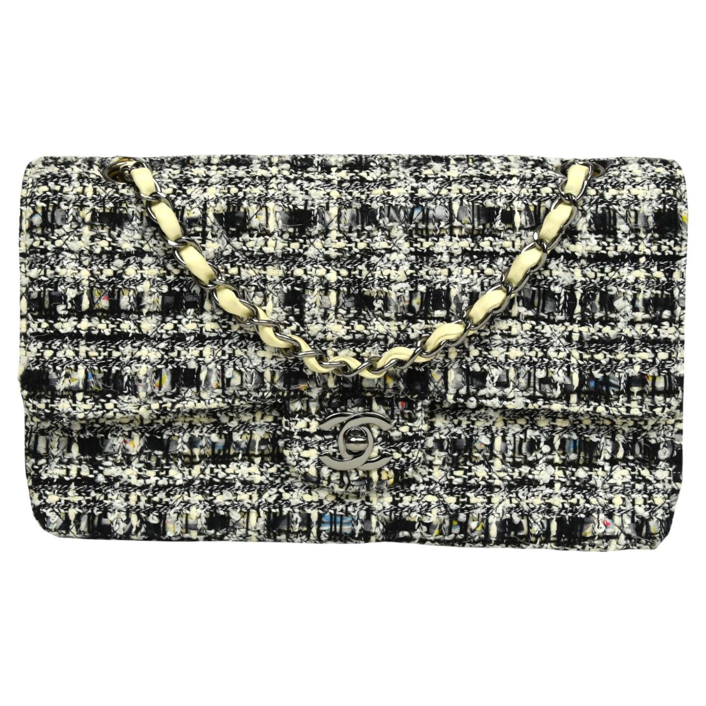 Borsa Chanel Classic Medium con doppia patta in tweed glitterato bianco e nero