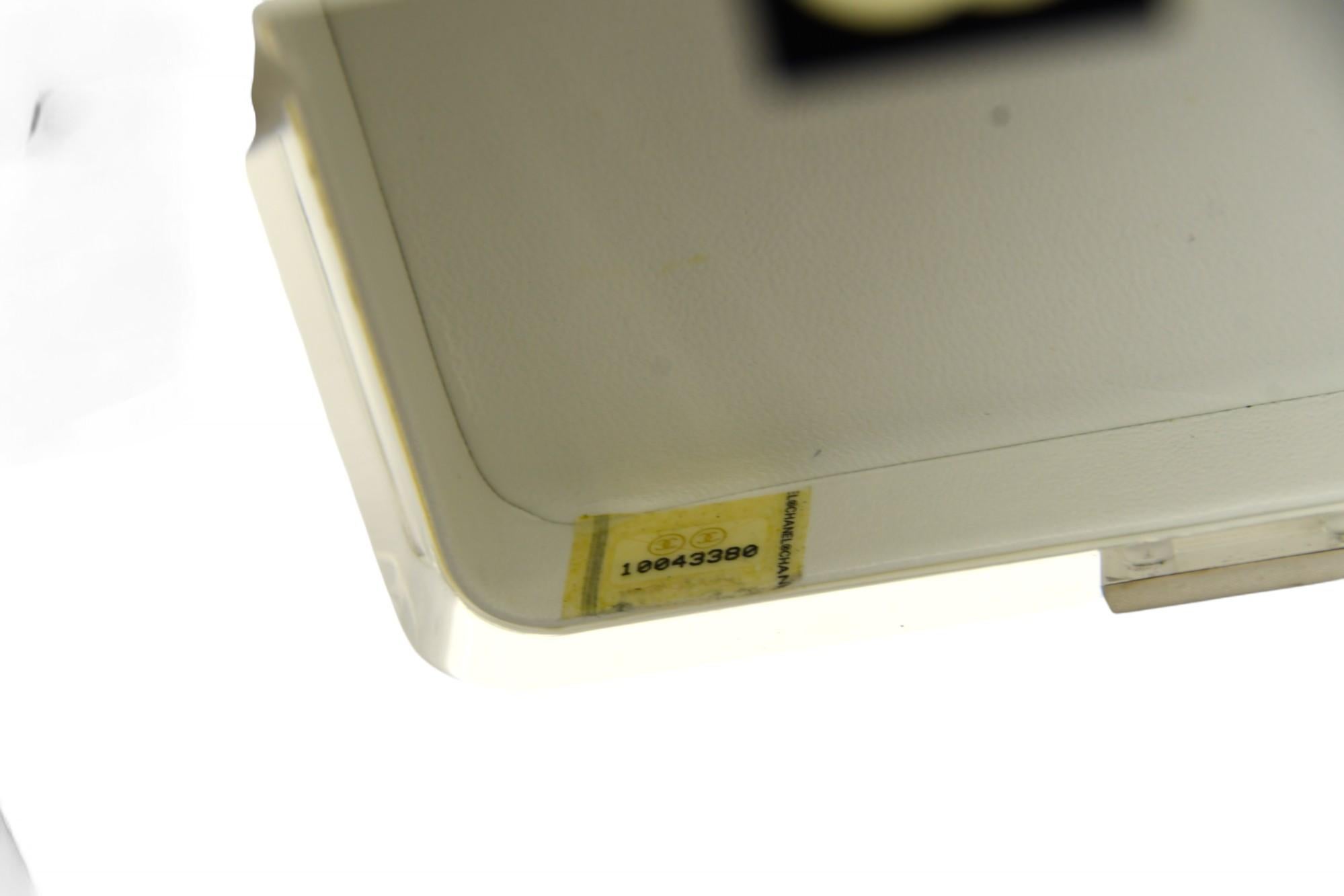Chanel Minaudière rectangular de plexiglás transparente  Rara colección de Pasarela 2005 en venta 1