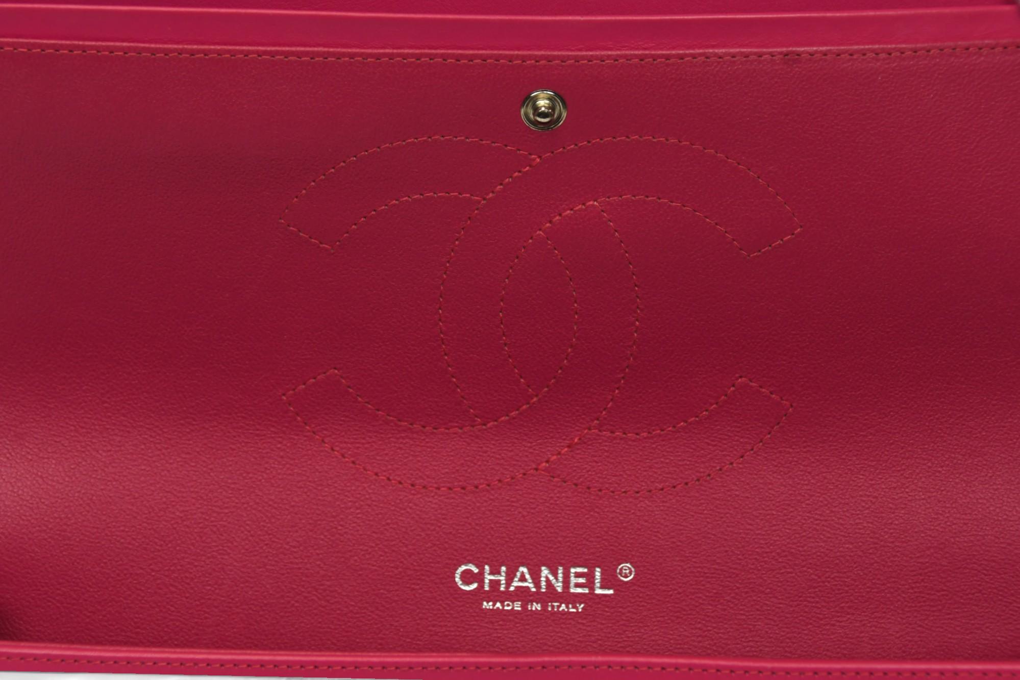 Chanel Classic Jumbo Double Flap Bag 2014 in pelle verniciata trapuntata color lampone in vendita 2