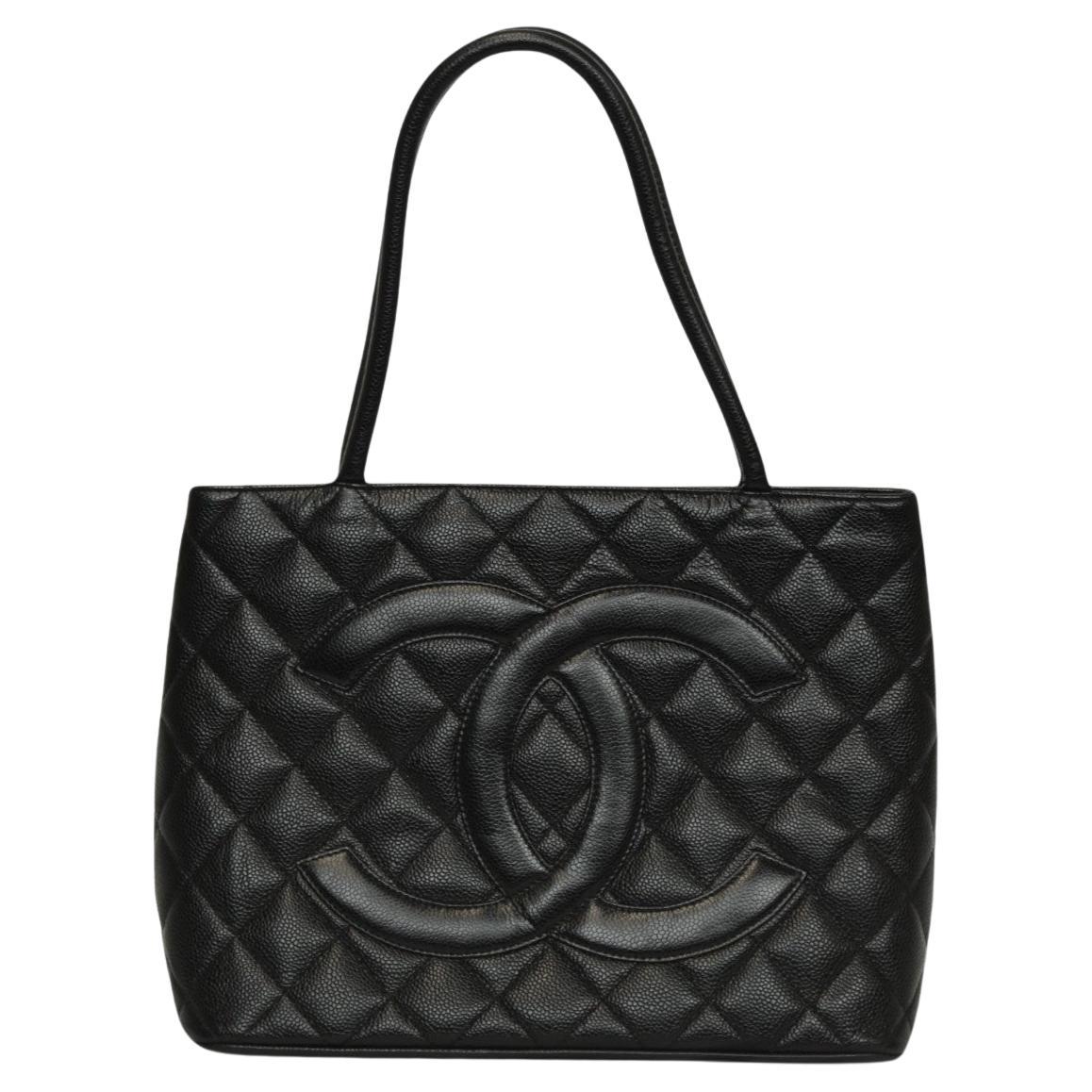 Chanel Caviar Quilted Medallion Tote Nero  Tote classica con zip CC in vendita