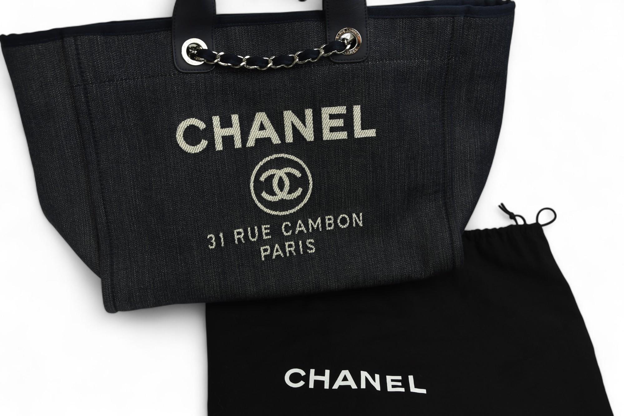 Chanel Deauville Tote Denim Canvas  31 Rue Cambon Shopper à poignée en chaîne en vente 6