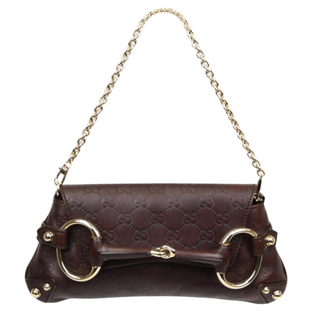 Gucci Guccissima Small Horsebit Chain Clutch Schokolade geprägtem Leder