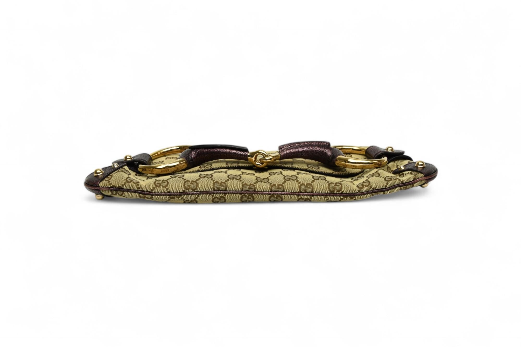 Gucci Monogram Canvas Horsebit Clutch  Goldkette & Metallic-Leder im Angebot 1