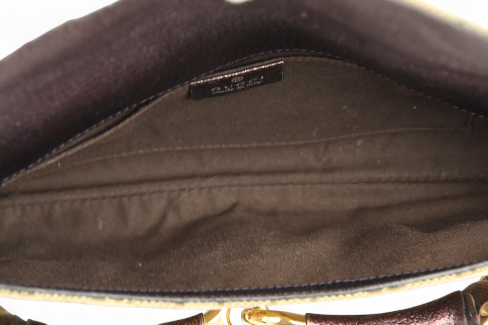 Gucci Monogram Canvas Horsebit Clutch  Goldkette & Metallic-Leder im Angebot 4
