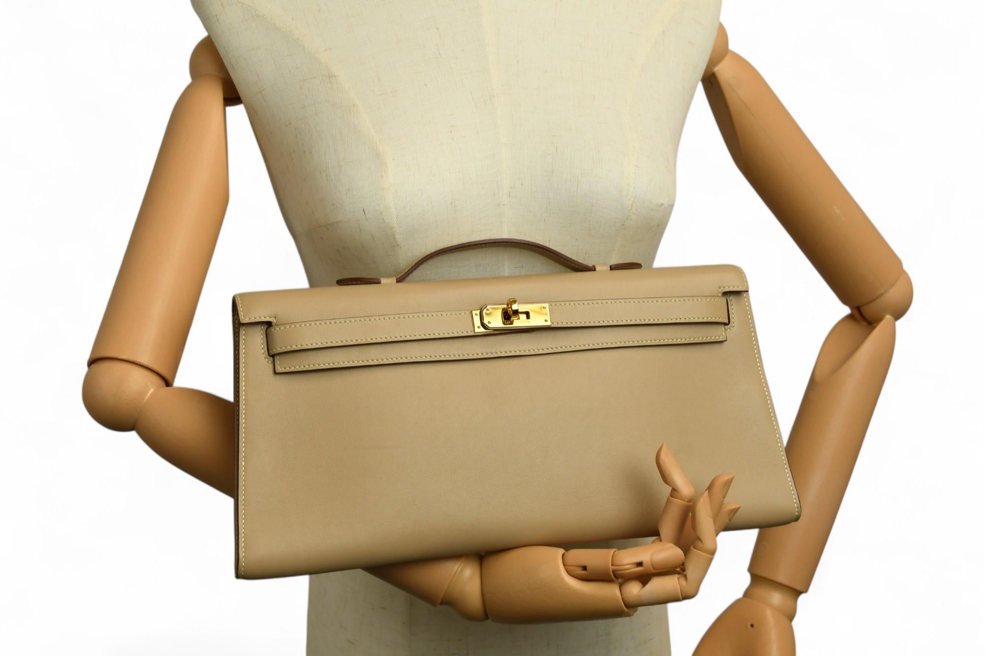 Hermès Swift Kelly Longue Clutch Pochette Parchemin  HW dorato e serratura classica in vendita 3