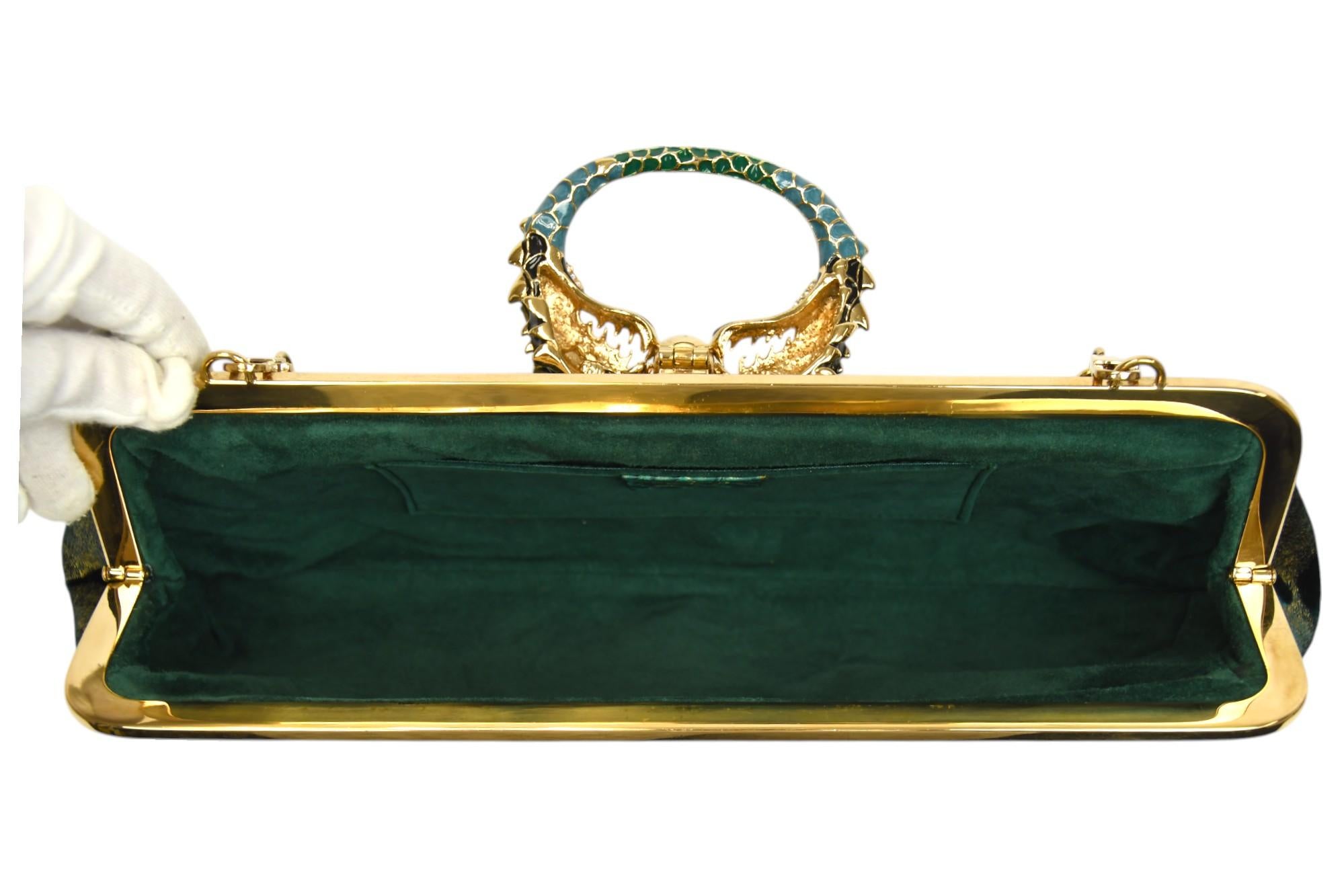 Edizione limitata di Gucci Tom Ford Era, borsa in velluto verde con drago di perle e coccodrillo in vendita 4