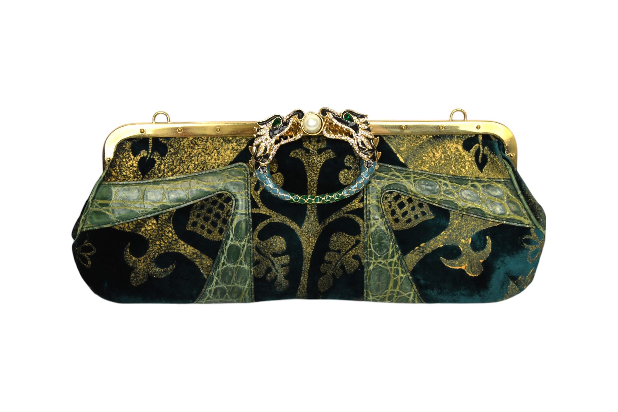 Edizione limitata di Gucci Tom Ford Era, borsa in velluto verde con drago di perle e coccodrillo in vendita 5