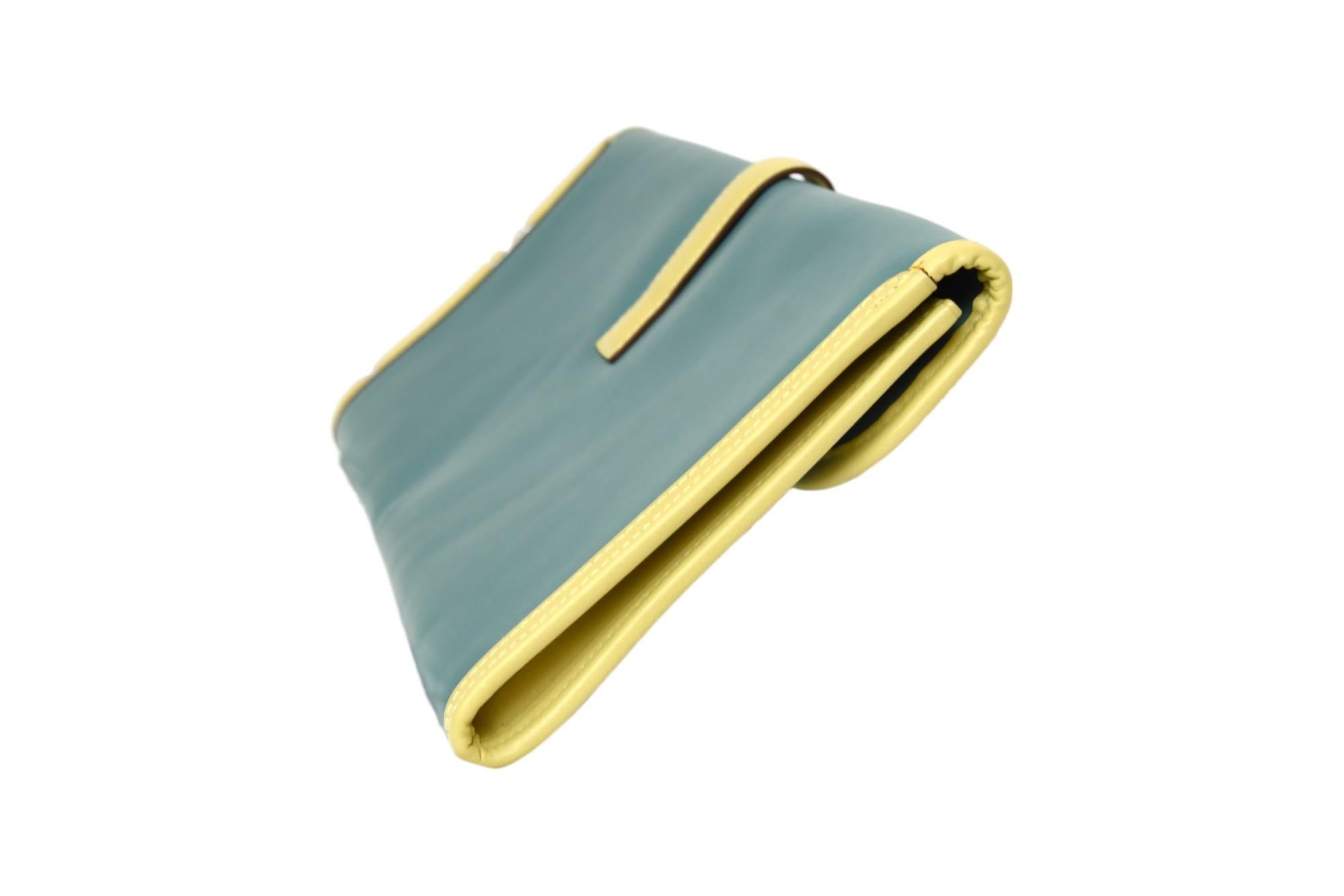 Hermès Bi-Color Swift Jige Élan 35 Clutch Bleu Ciel & Parchemin Leather In Good Condition For Sale In West Hartford, CT