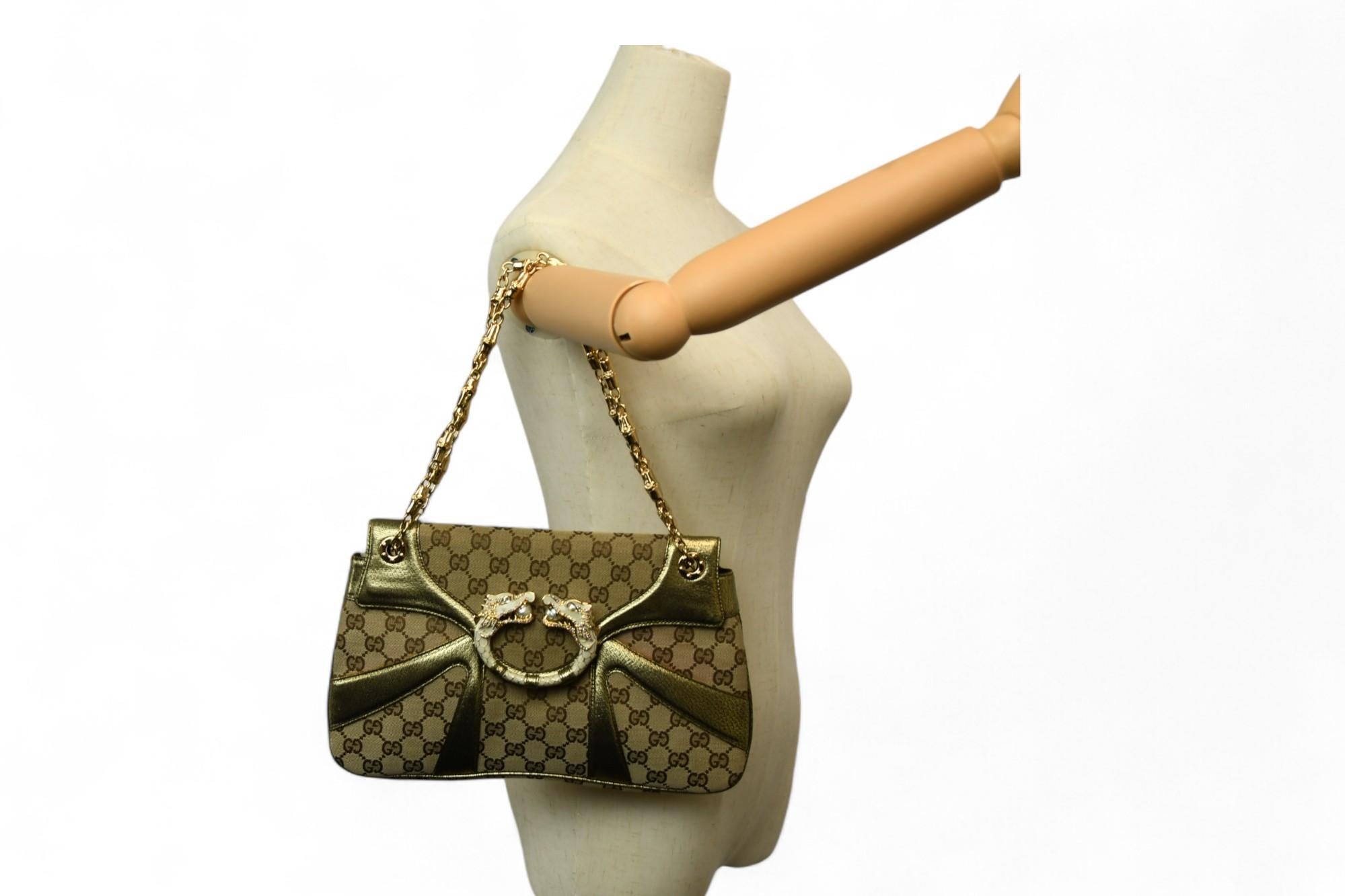 Gucci Tom Ford GG Canvas Dragon Bandoulière  Cuir et chaîne en or métallisé en vente 4