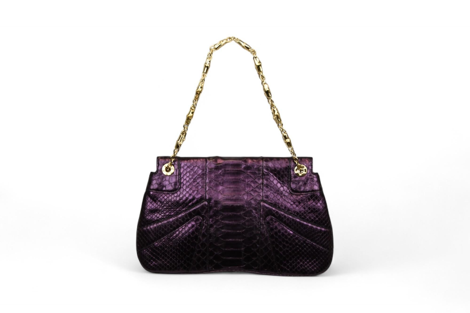 Noir Gucci FW 2004 Tom Ford Pochette en python gaufré  Pourpre métallique en vente
