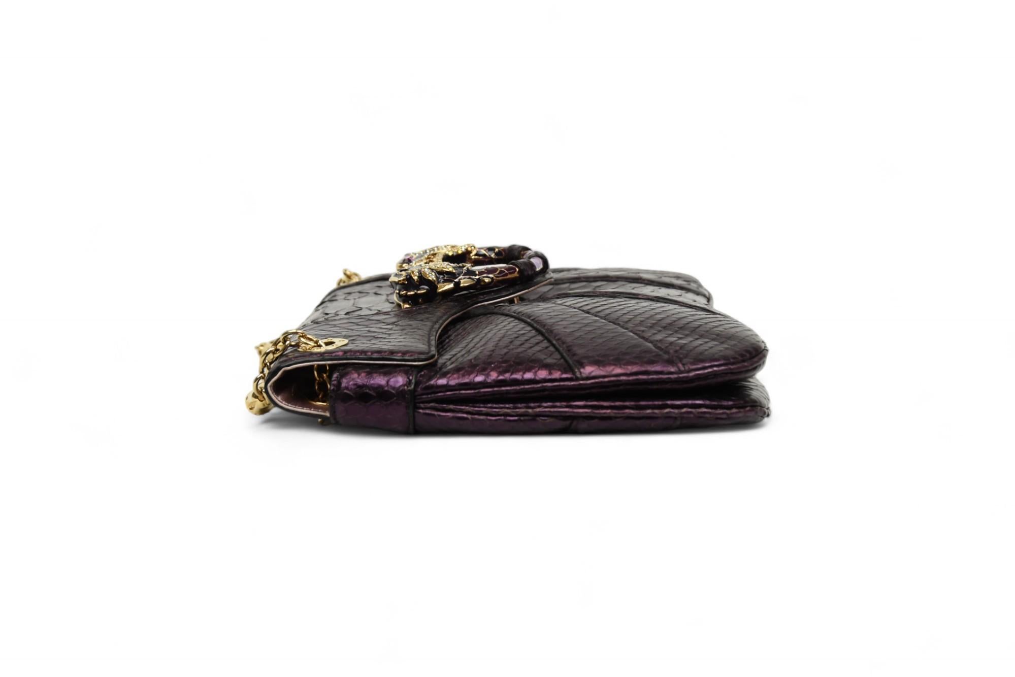 Gucci FW 2004 Tom Ford Pochette en python gaufré  Pourpre métallique Pour femmes en vente