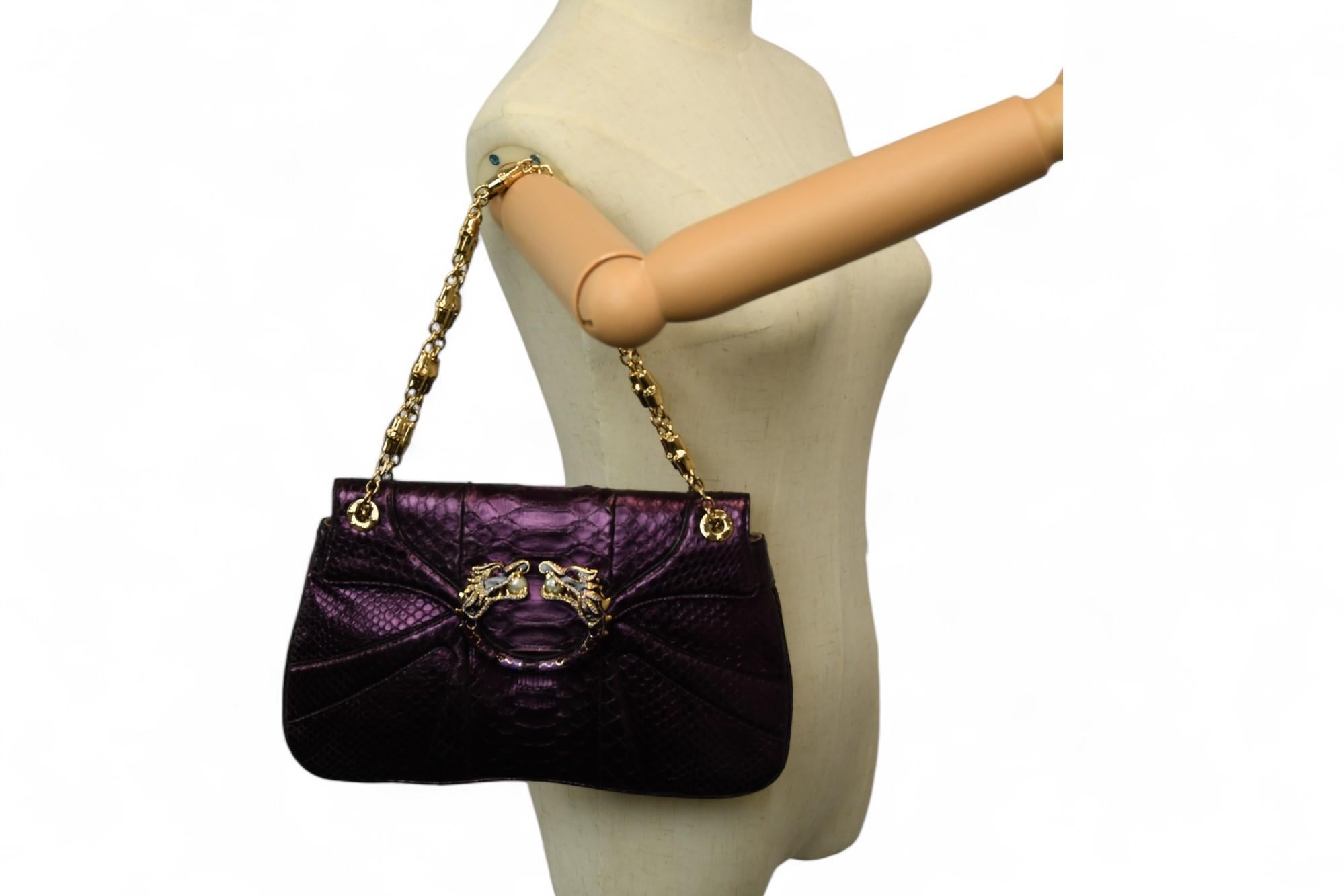 Gucci FW 2004 Tom Ford Pochette en python gaufré  Pourpre métallique en vente 3