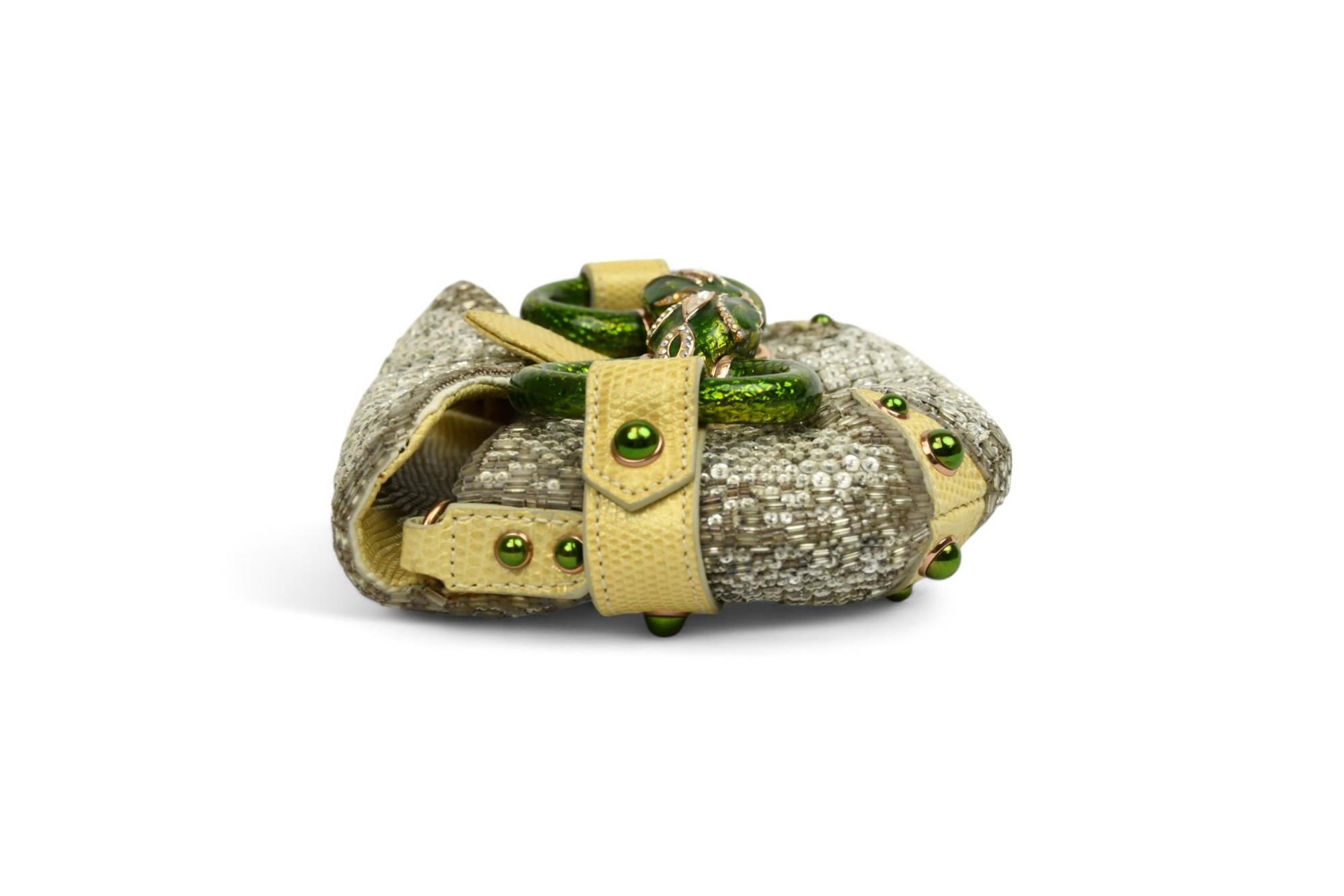 Gucci FW RUNWAY 2004 Tom Ford Mini Bag avec bijoux  Dragon en paillettes et émail en vente 1