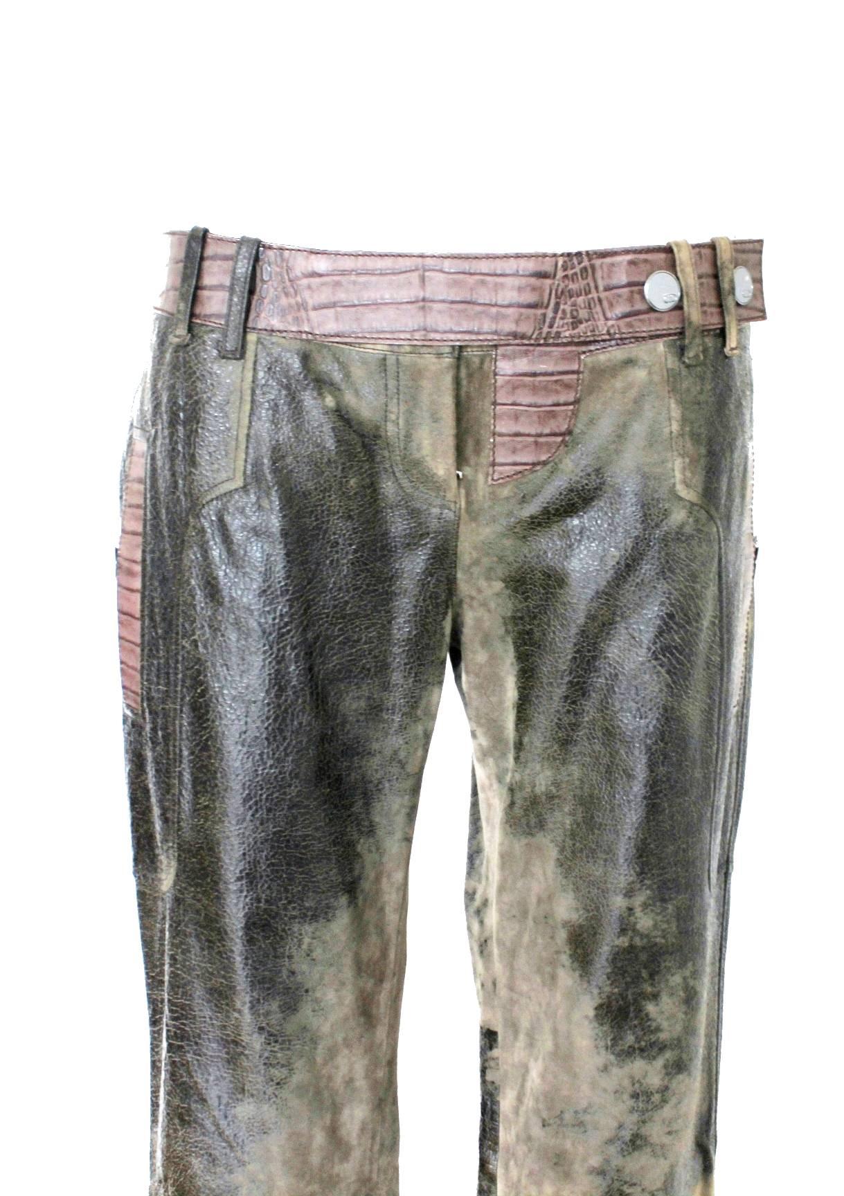 
CHRISTIAN DIOR 
SUEDE LEATHER PANTS
WITH CROCODILE EMBOSSED LEATHER DETAILS

A TRULY SPECIAL PIECE 

Condition: New with tags

DETAILS: 
A DIOR signature piece that will last you for years

Made out of finest suede skin in a camouflage