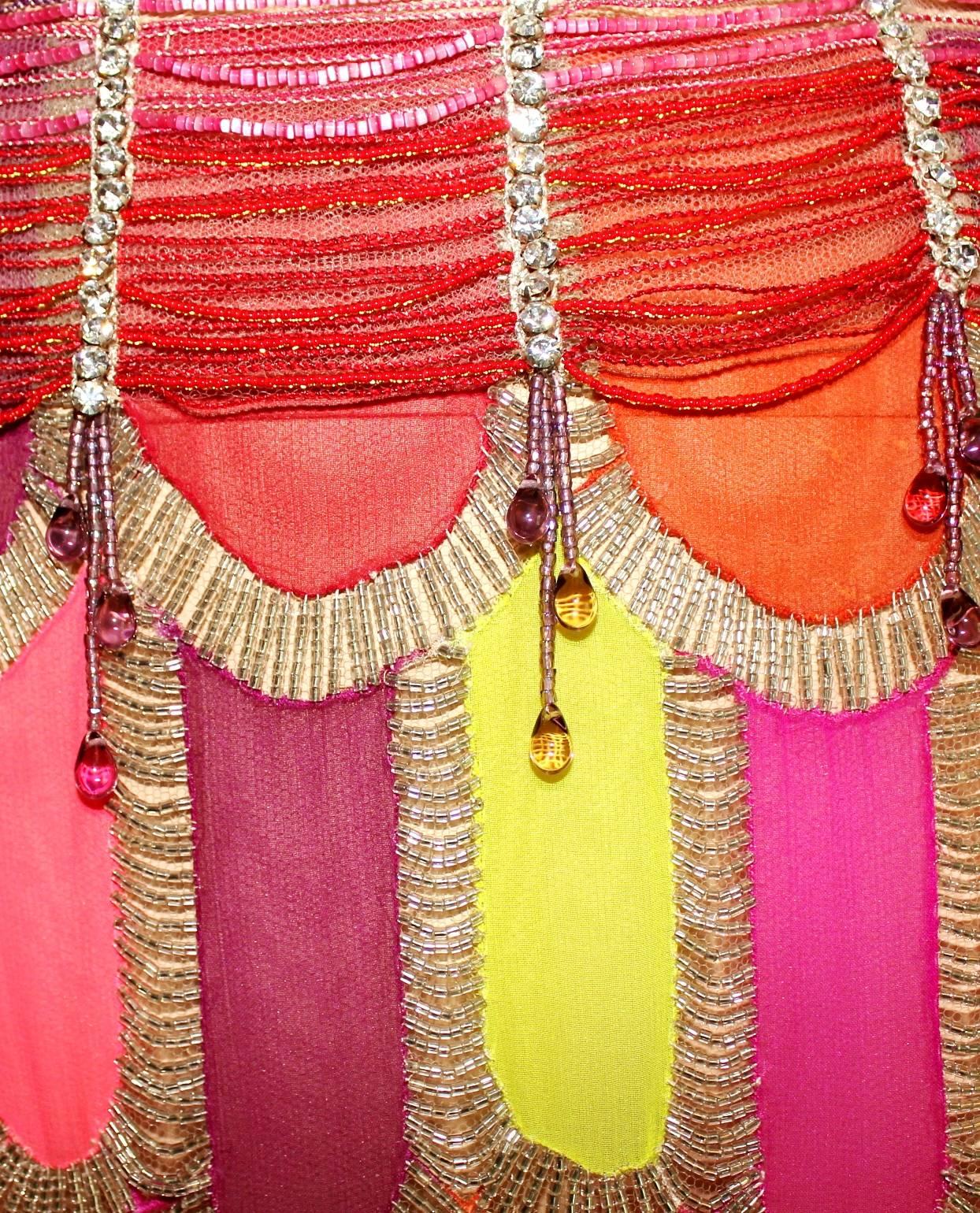 ATELIER VERSACE Robe de soirée haute couture perlée multicolore sirène et talons 39 en vente 1