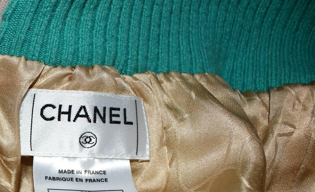 NOUVEAU Jupe en tweed Lesage Fantasy brodé cachemire et boutons perlés Chanel en vente 3