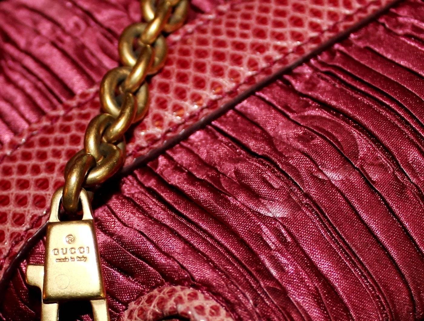 Exotic GUCCI GG Monogram Logo Satin Pink Barbiecore Trimming Horsebit Clutch Bag For Sale 6