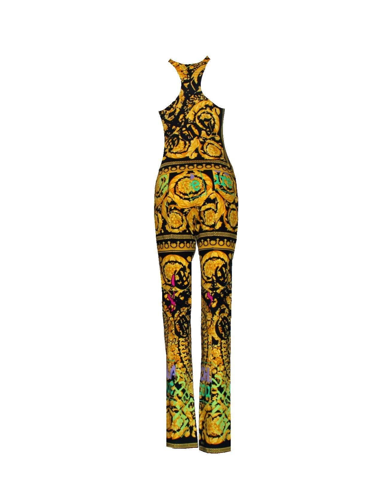 A colorful ensemble by Versace
Consisting of two pieces: Top and pants
Signature print with the famous Versace medusa head
Full length pants
Top made of soft fabric with racer back
Made in Italy