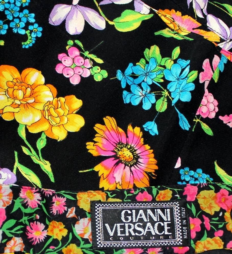 Collector's Gianni Versace Couture 1993 Floral Printed Silk Shorts Skirt 1