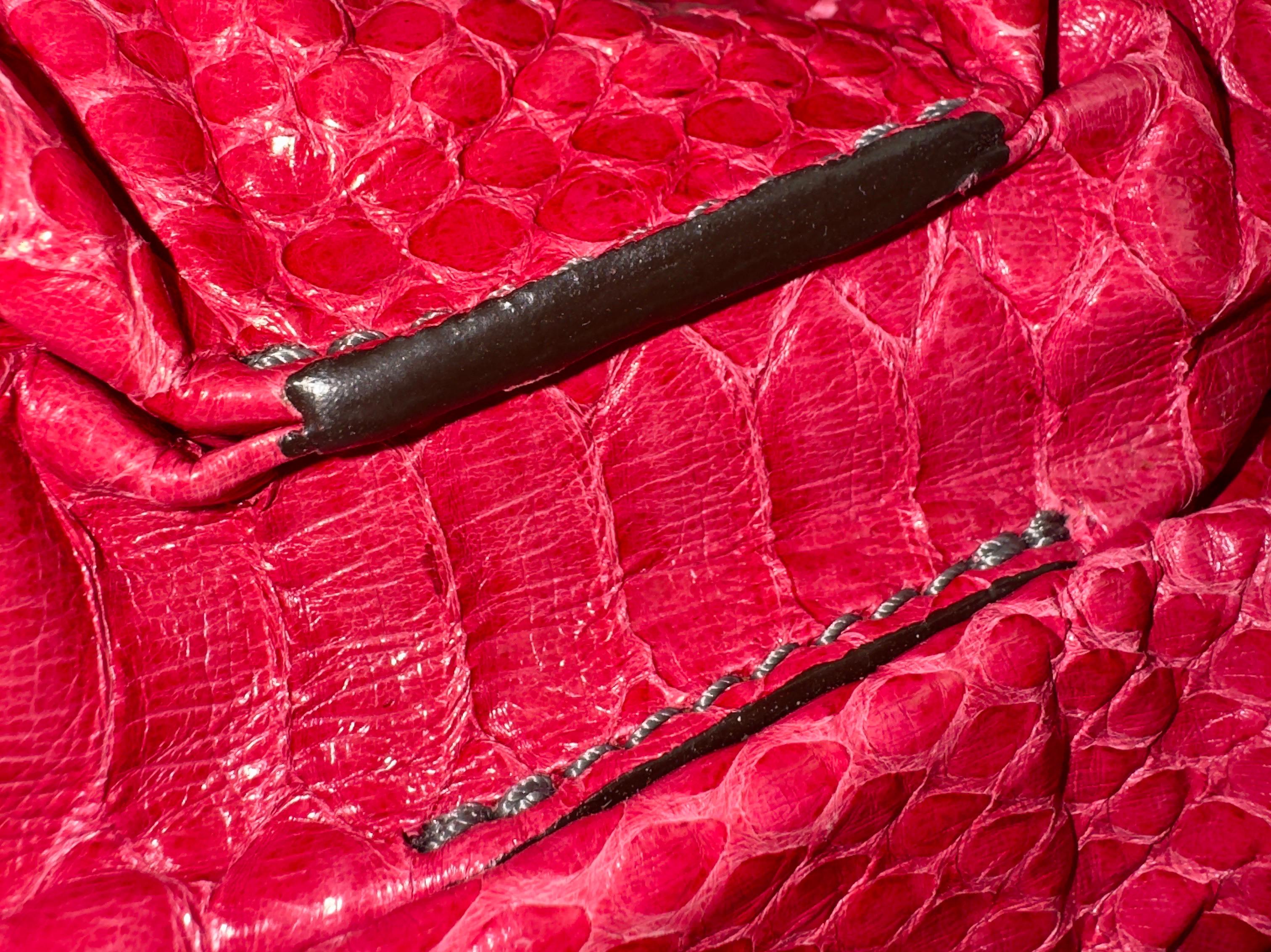 Borsa a tracolla in pelle di serpente esotica Zagliani, non indossata. in vendita 2