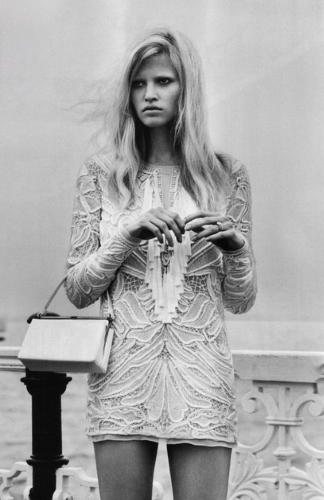 Emilio PUCCI by Peter Dundas Mini robe en dentelle ornée de pompons 38 en vente 10