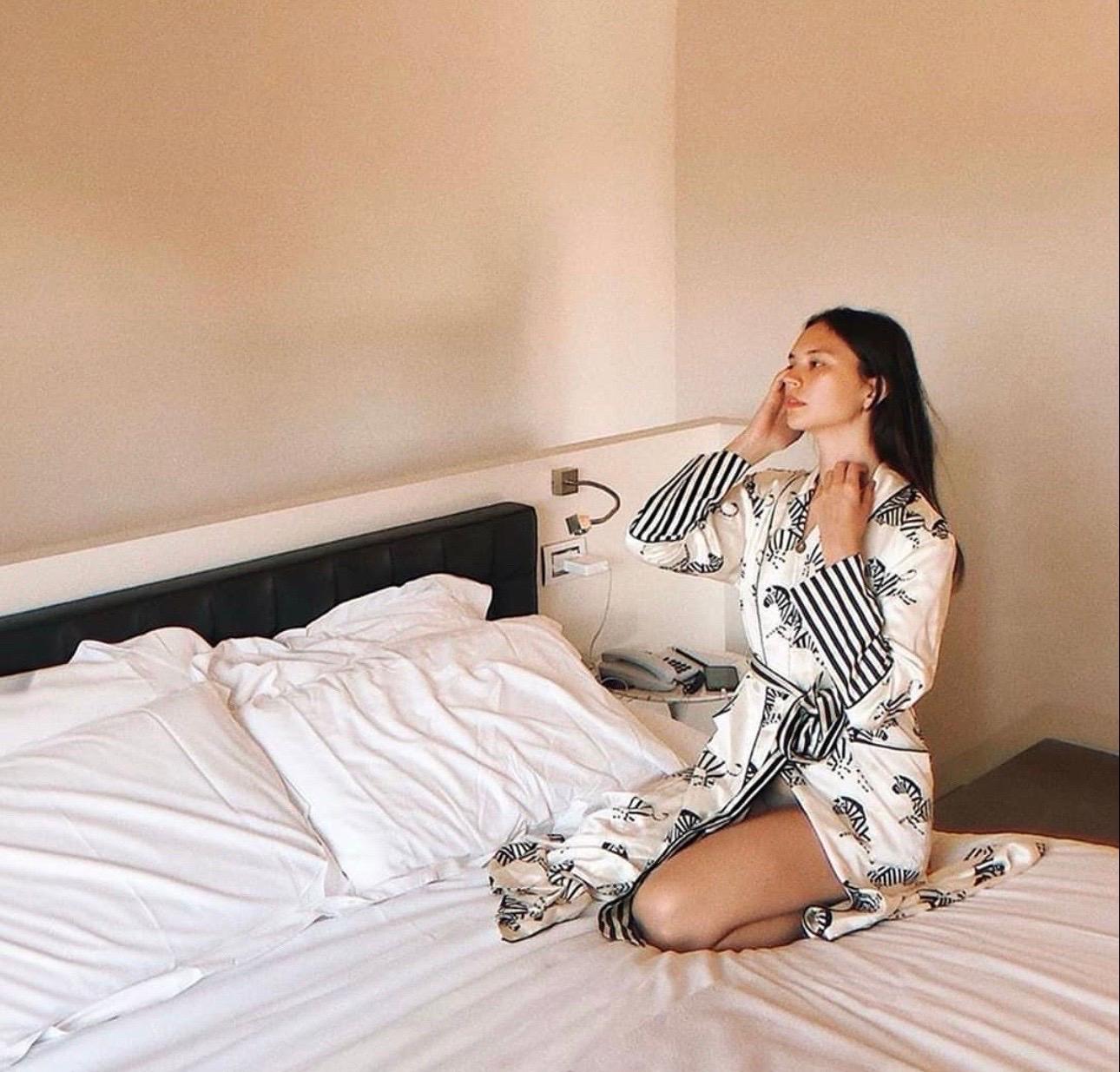 NEU Olivia von Halle Kleid aus Seide mit Zebradruck und Zebramuster Robe M/L im Angebot 2