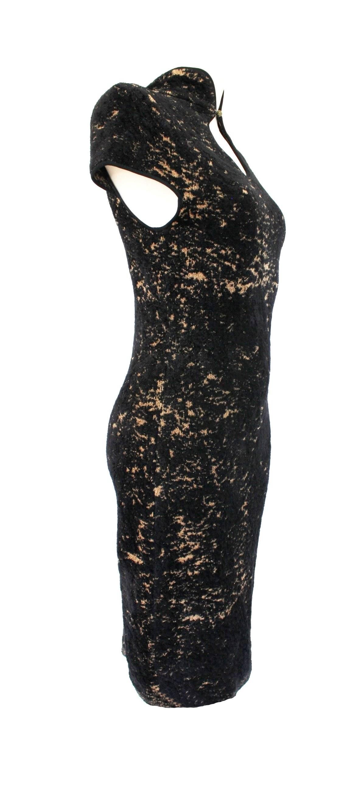 GORGEOUS 

BLACK CHANEL KNIT CHENILLE DRESS
 
INSPIRED BY THE CHINESE CHEONGSAM STYLE

WITH BEAUTIFUL COLLAR

A BEAUTIFUL TIMELESS CHANEL PIECE THAT WILL LAST YOU FOR YEARS

DETAILS:
CHANEL classic knit dress
Simply slips on
Beautiful