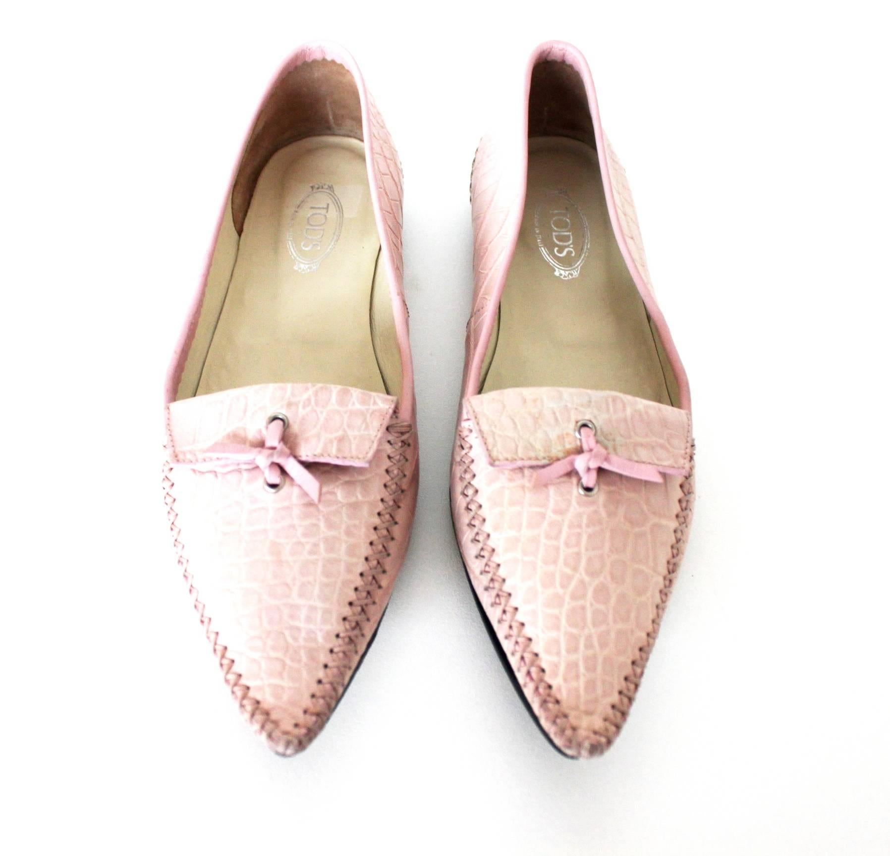 AMAZING TOD'S ALLIGATOR CROCODILE SKIN MOCCASINS

RARE FIND 

RETAIL PRICE WAS EUR 2'800 / USD 3'300 PLUS TAXES

DETAILS: 

A TOD'S signature piece that will last you for years
Pure luxury
Beautiful soft pink exotic skin crocodile leather
