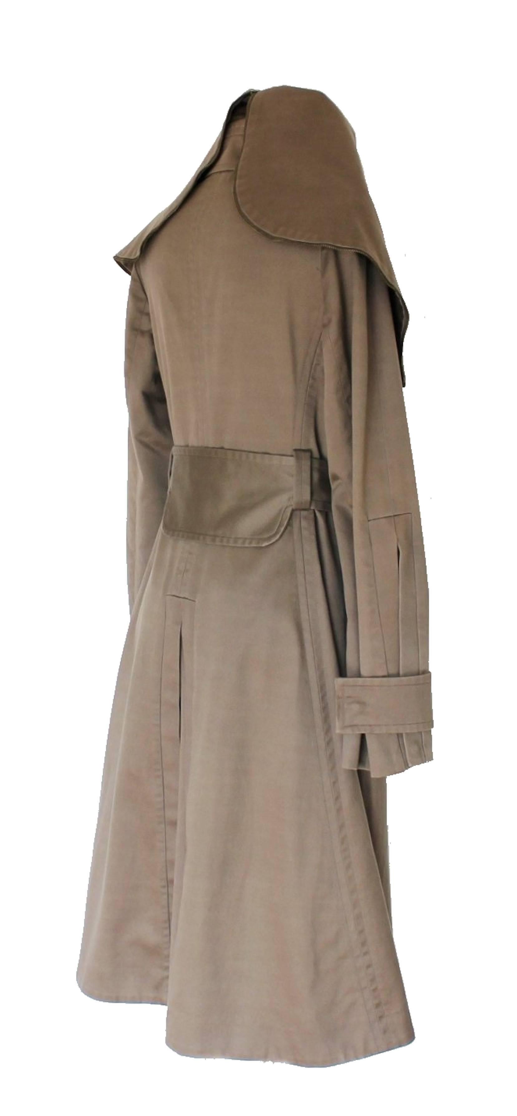 RARE COLLECTOR'S ITEM

GUCCI

GORGEOUS DISTRESSED MUD OLIVE HOODED COAT WITH BELT

BY TOM FORD

FOR HIS FW 2003 COLLECTION FOR THE HOUSE OF GUCCI

ULTRAFAMOUS

FALL 2003 RUNWAY COLLECTION

DETAILS:

    Beautiful GUCCI by Tom Ford