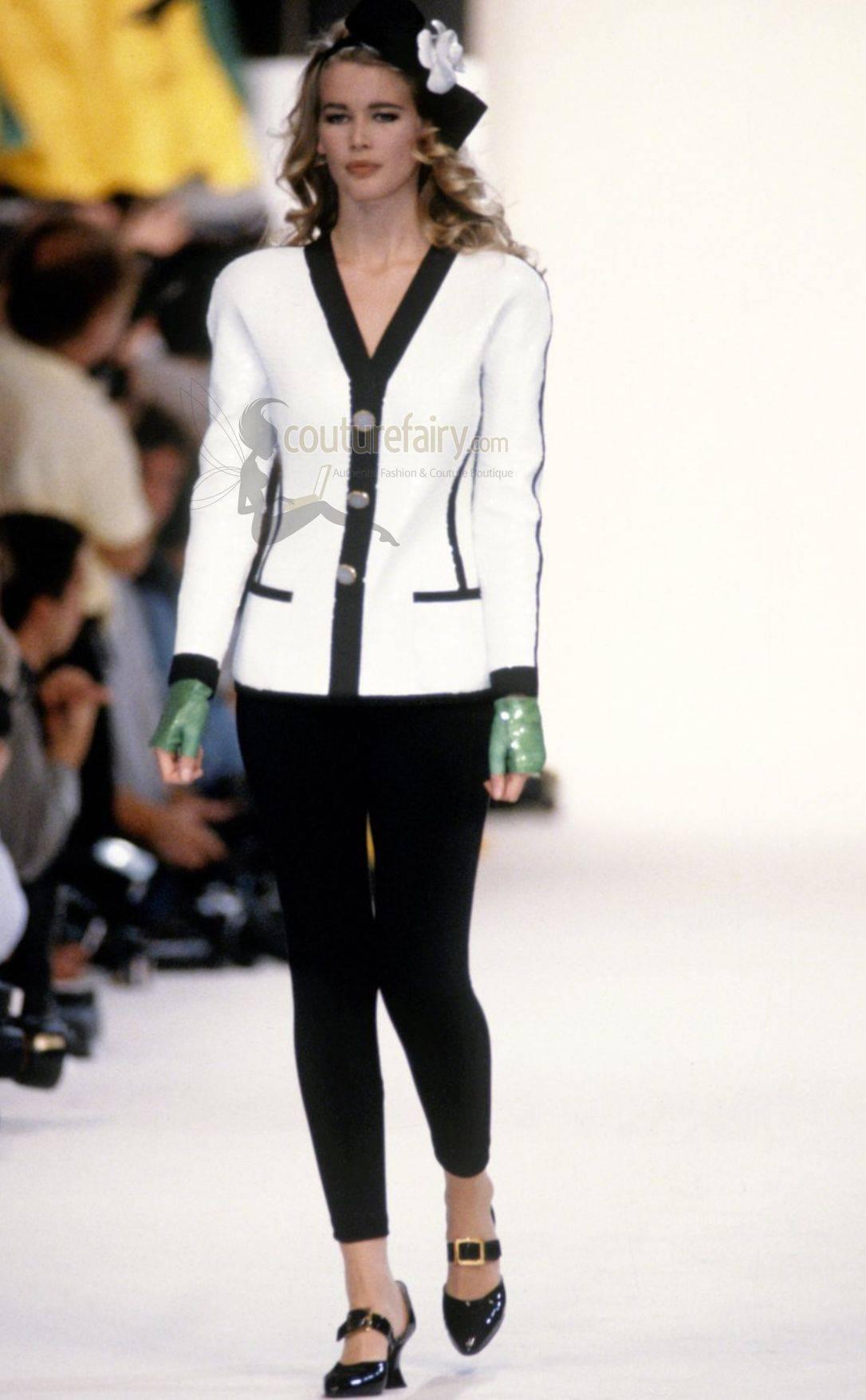 Chanel, veste à sequins rare des années 1990 exposée au Met Museum 2005 en vente 2
