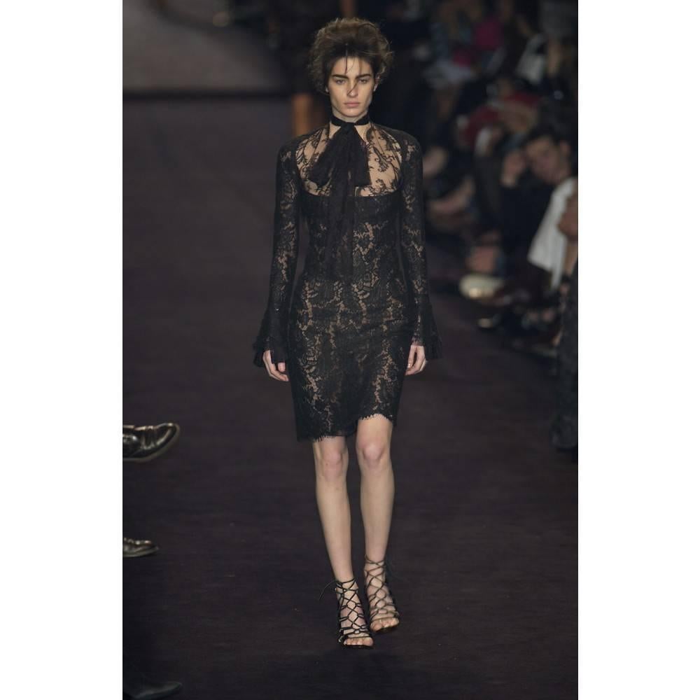 Superbe robe en dentelle noire Yves Saint Laurent par Tom Ford YSL en vente 2