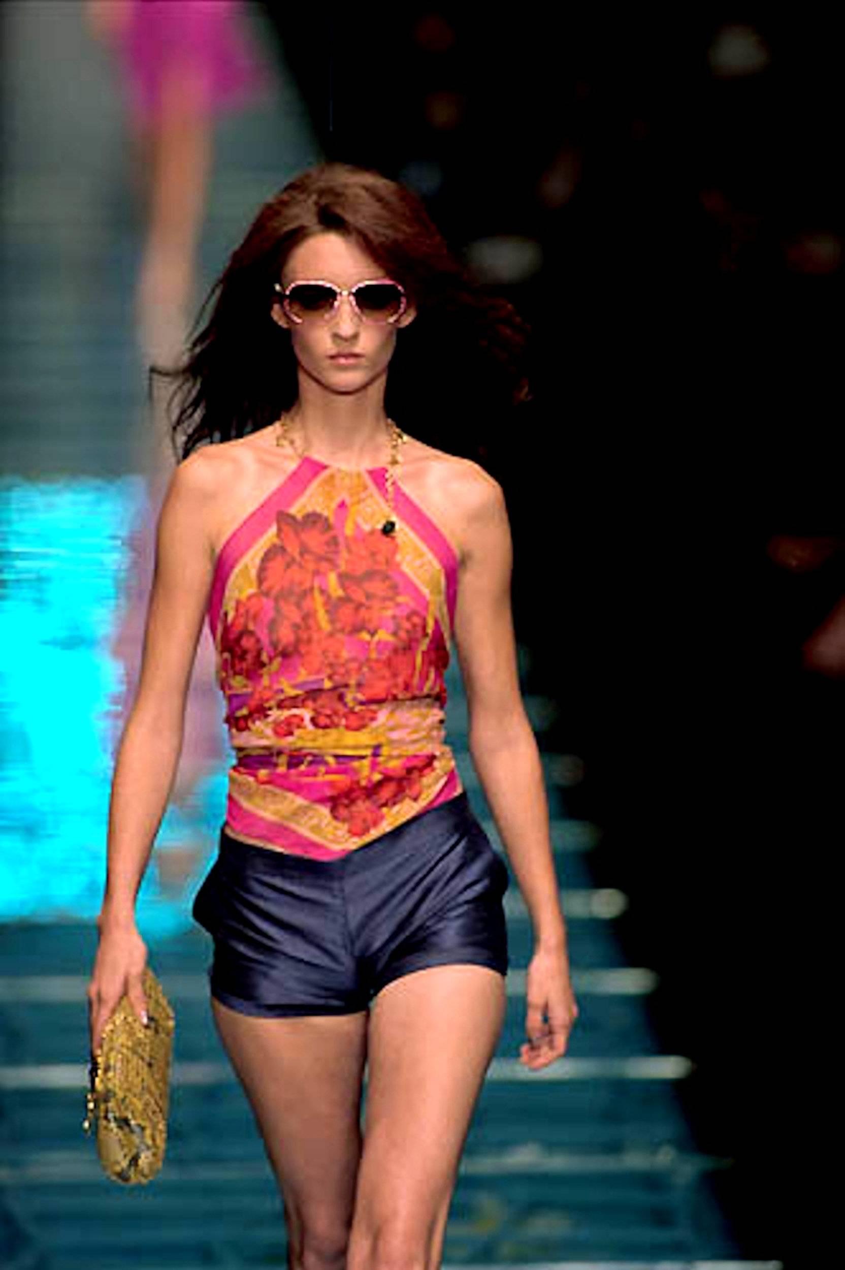 Gianni Versace Couture F/S 2000 Dschungel Palm Print Seidentop Kleid Shorts 3 PCS Set im Angebot 1