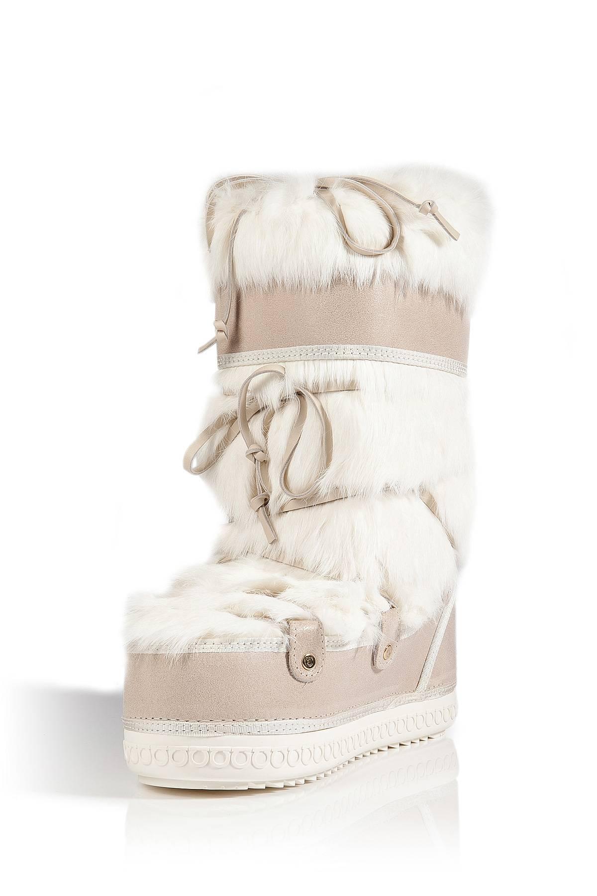 GORGEOUS

SALVATORE FERRAGAMO

FUR SNOW WINTER BOOTS

PERFECT FOR THE WINTER SEASON

DETAILS:

    A FERRAGAMO signature piece that will last you for years
    Made out of finest suede leather and softest rabbit fur - a perfect combination!
    Lace