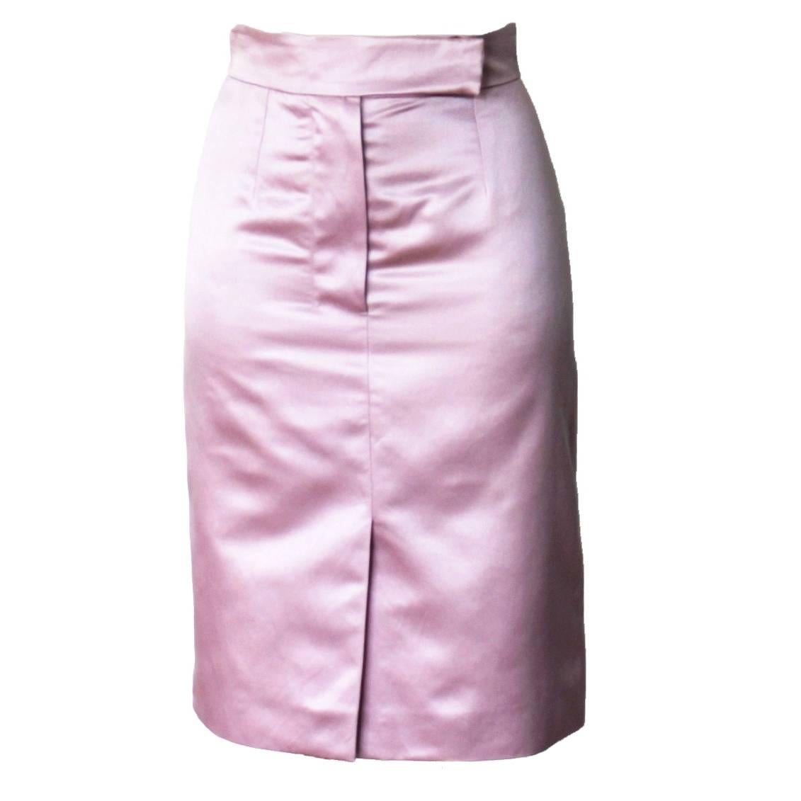 RARE COLLECTOR'S ITEM

BY TOM FORD FOR YVES SAINT LAURENT'S

ULTRAFAMOUS

SPRING SUMMER 2003 RUNWAY SHOW

THIS SKIRT WAS A KEY-PIECE OF THIS SEASON FEATURING A WOMAN'S DERRIERE ON THE BACK

DETAILS:

    Beautiful YSL by Tom Ford shimmering pink