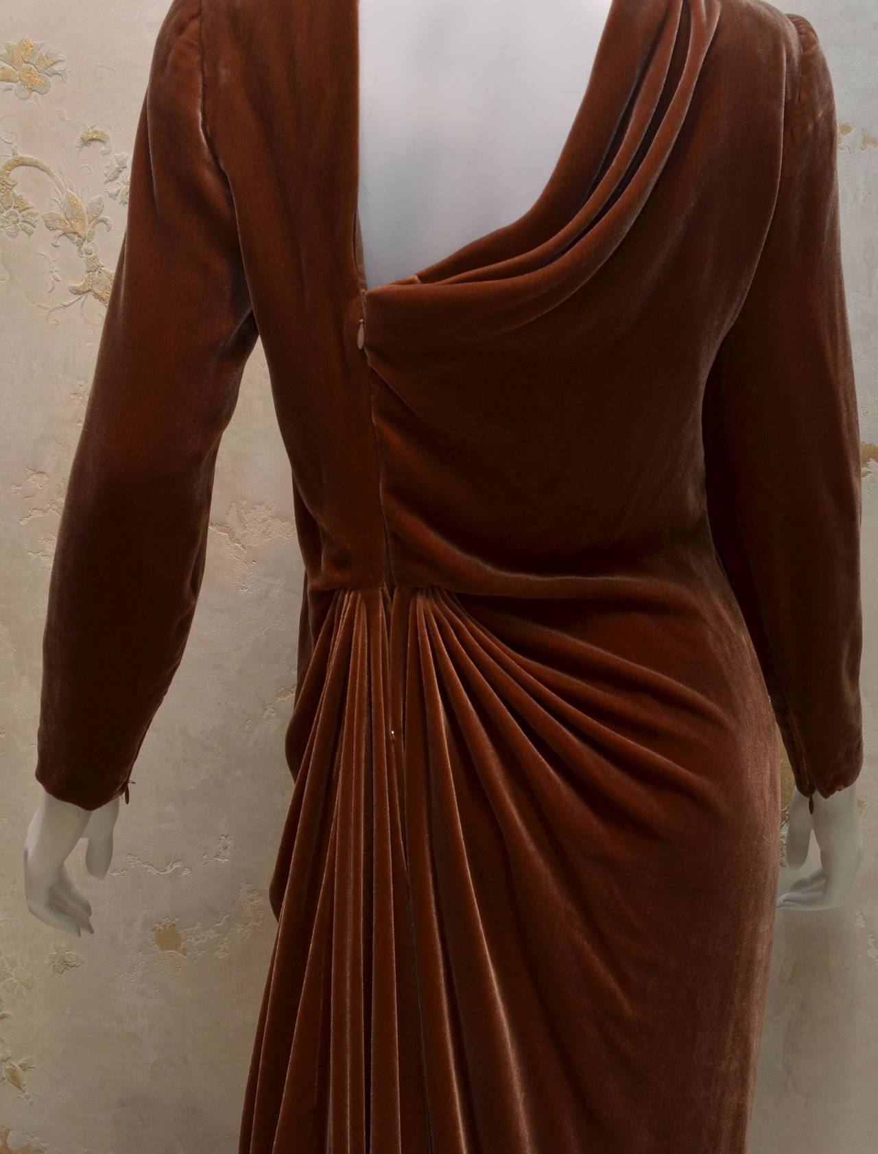 Women's Vintage Oscar de la Renta Brown Velvet Ruched Draped Back Column Gown Dress