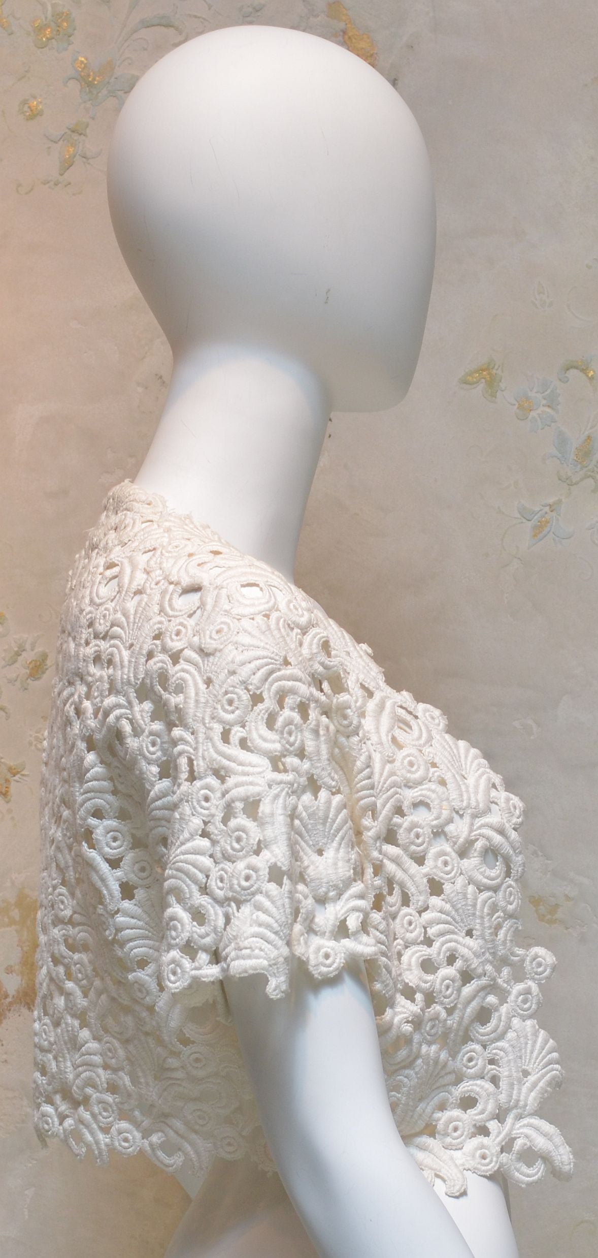 Amen Wardy 1960's vintage chanel amen wardy off white cream ivory lace bolero Amen Wardy 1960's vintage chanel amen wardy off white cream ivory lace bolero