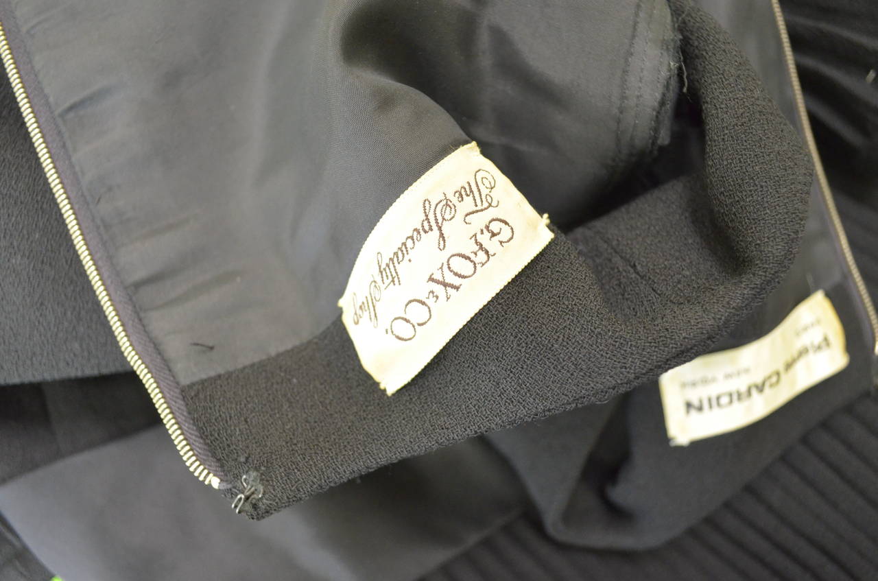 Pierre Cardin - Robe courte évasée plissée en laine des années 1970 Pour femmes en vente