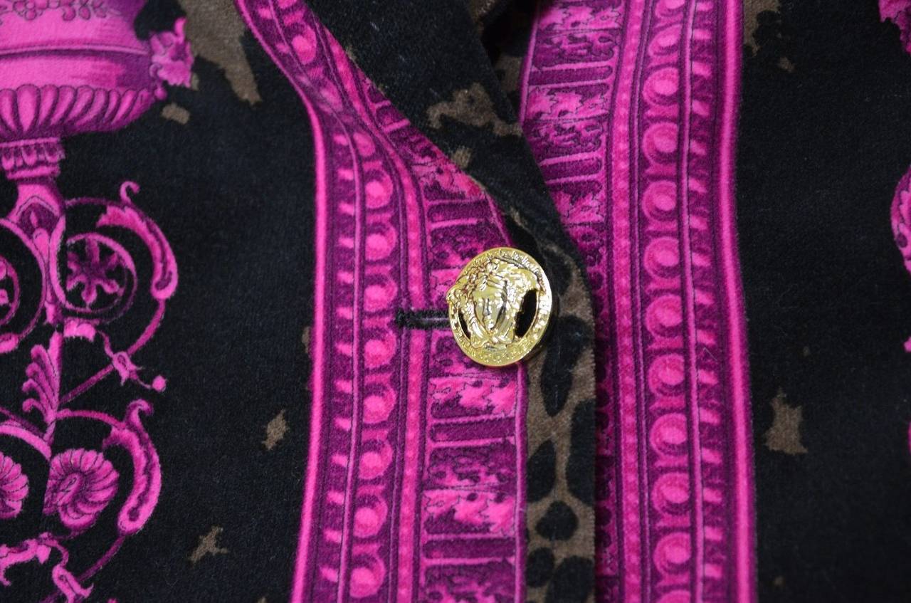 Gray Gianni Versace Vintage Black Fuchsia Velvet Gold Tone Medusa Button Blazer
