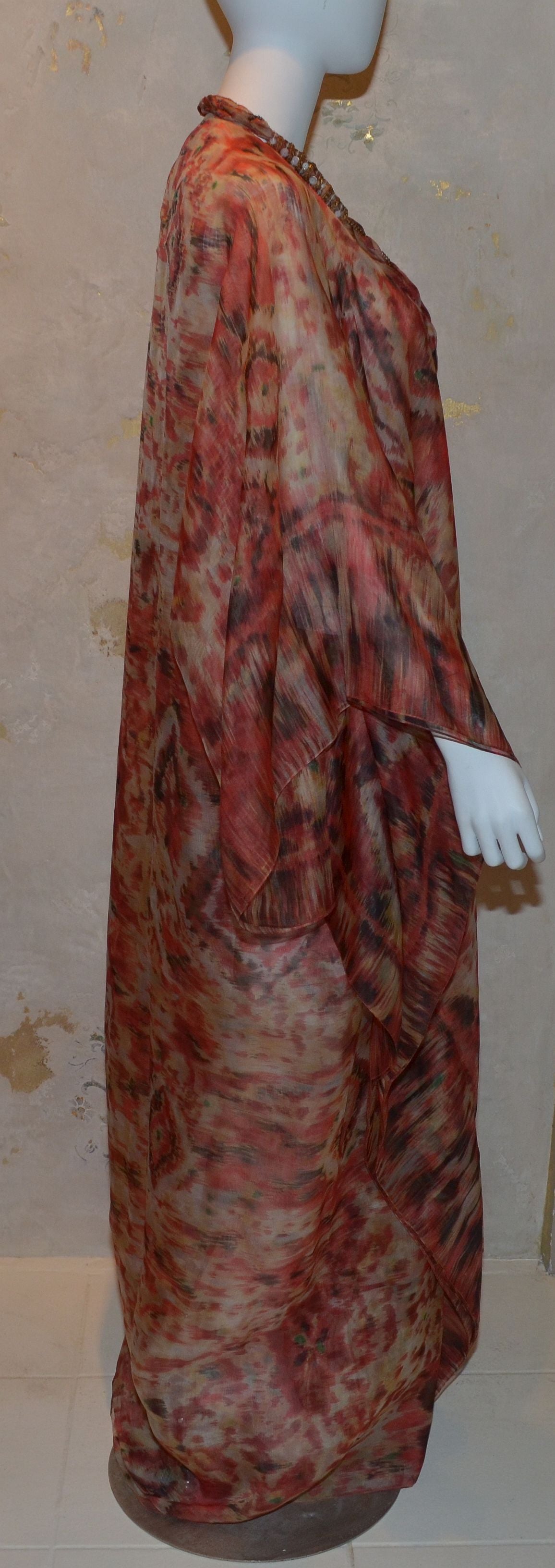 Women's Oscar de la Renta Red Tan Print Silk Maxi Caftan Dress with Necklace