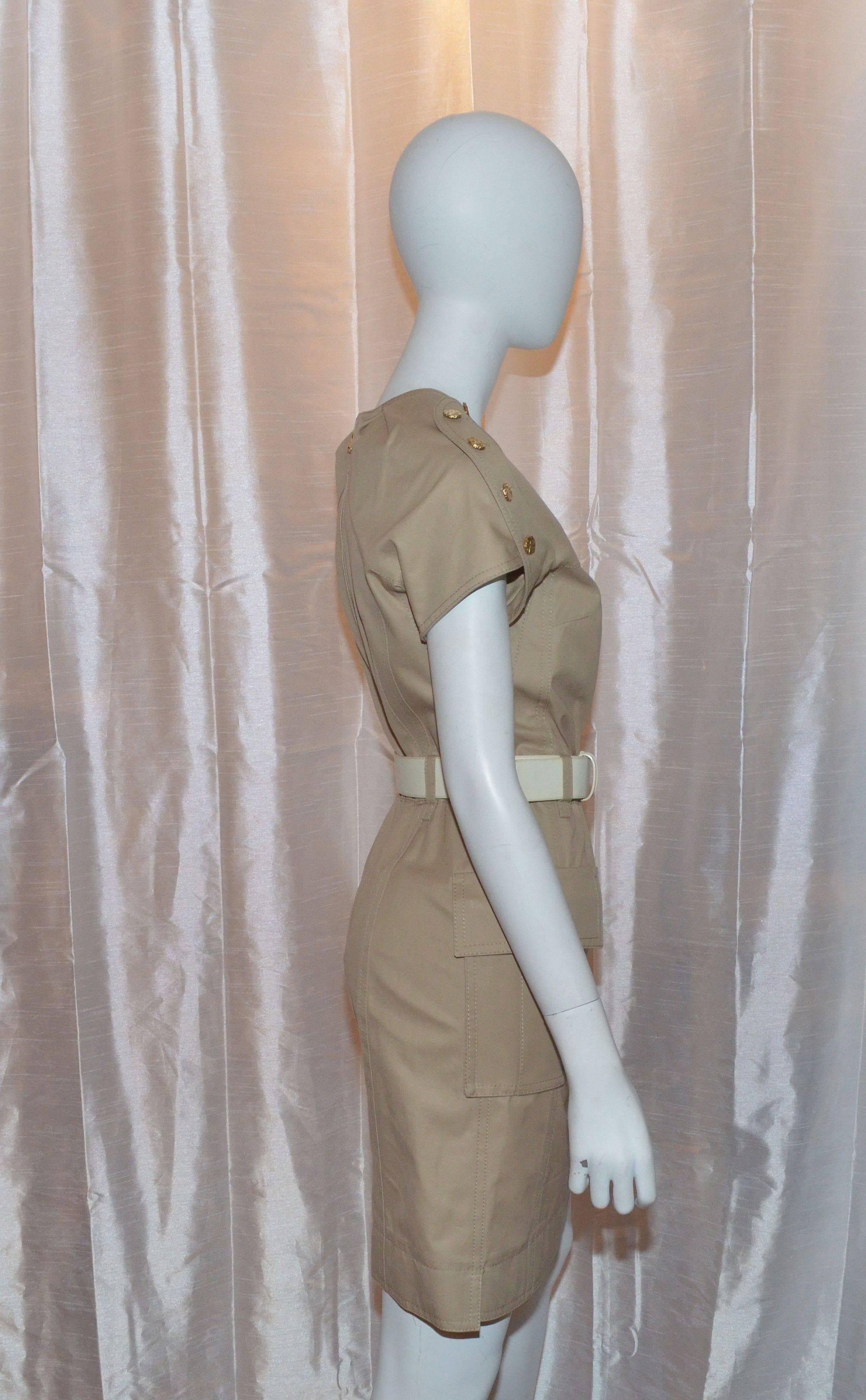 Louis Vuitton Resort 2009 Safari Khaki Belted Dress

Dress is100% cotton, size 36, and made in France. Features a back zipper closure with a gold-tone zipper pull, decorative gold-tone nugget buttons at the shoulders, patch flap pockets at the