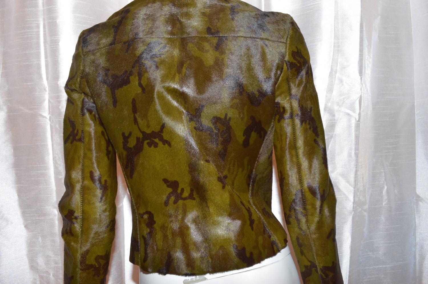 Gucci Camouflage Print Pony Hair Cropped Jacket For Sale at 1stdibs