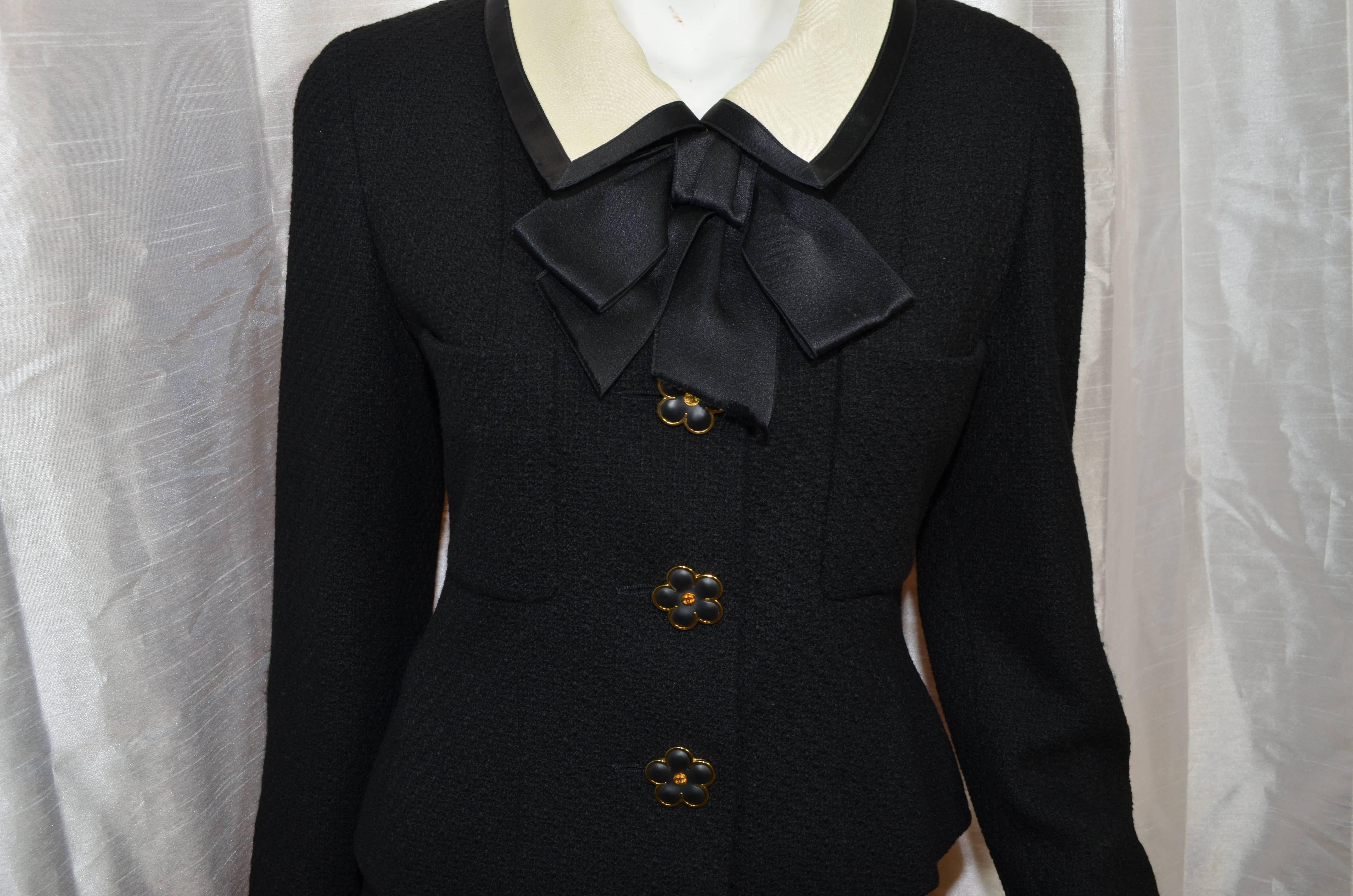 Women's Chanel 1991 Vintage Skirt Suit Collection 25